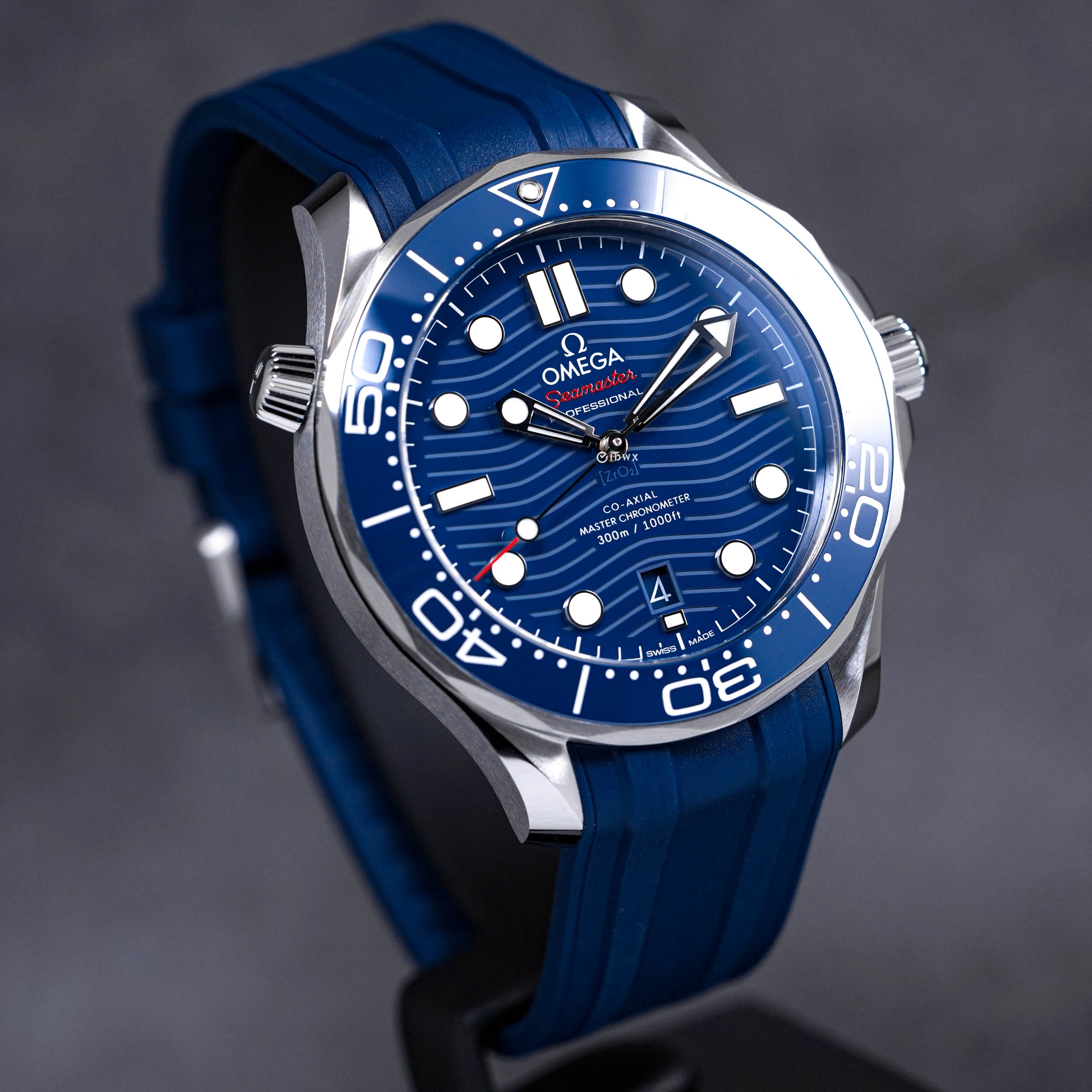 SEAMASTER DIVER 300 BLUE DIAL RUBBER (2023)