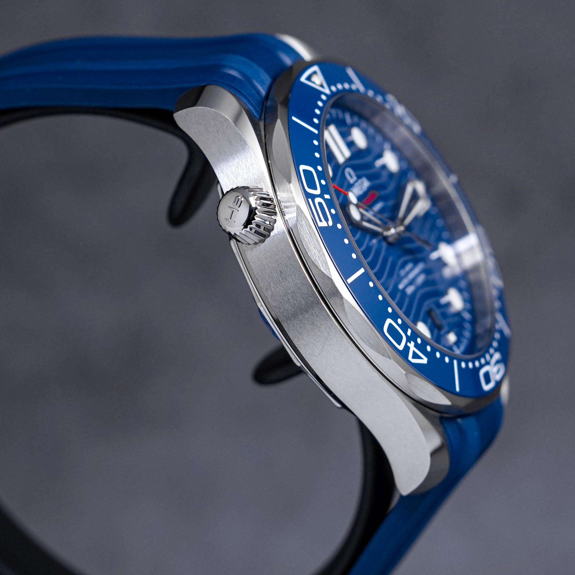 SEAMASTER DIVER 300 BLUE DIAL RUBBER (2023)