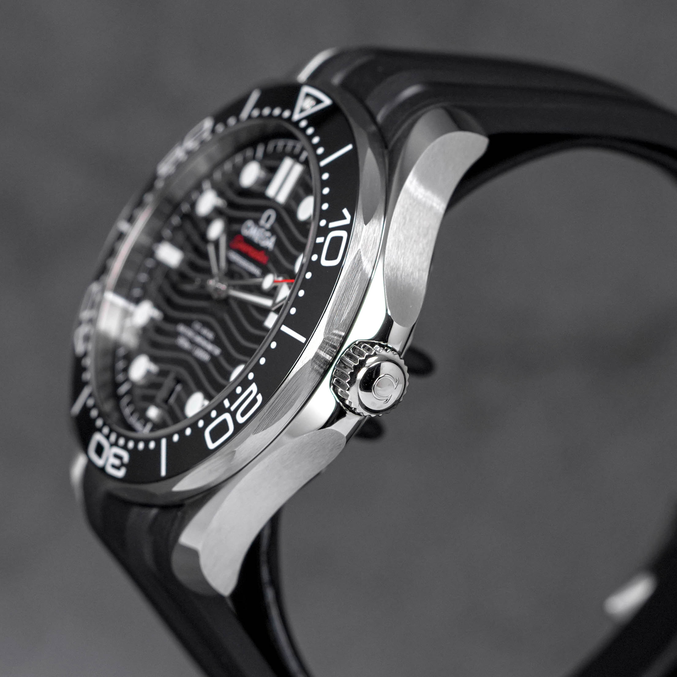 SEAMASTER DIVER 300 BLACK DIAL RUBBER STRAP (2023)