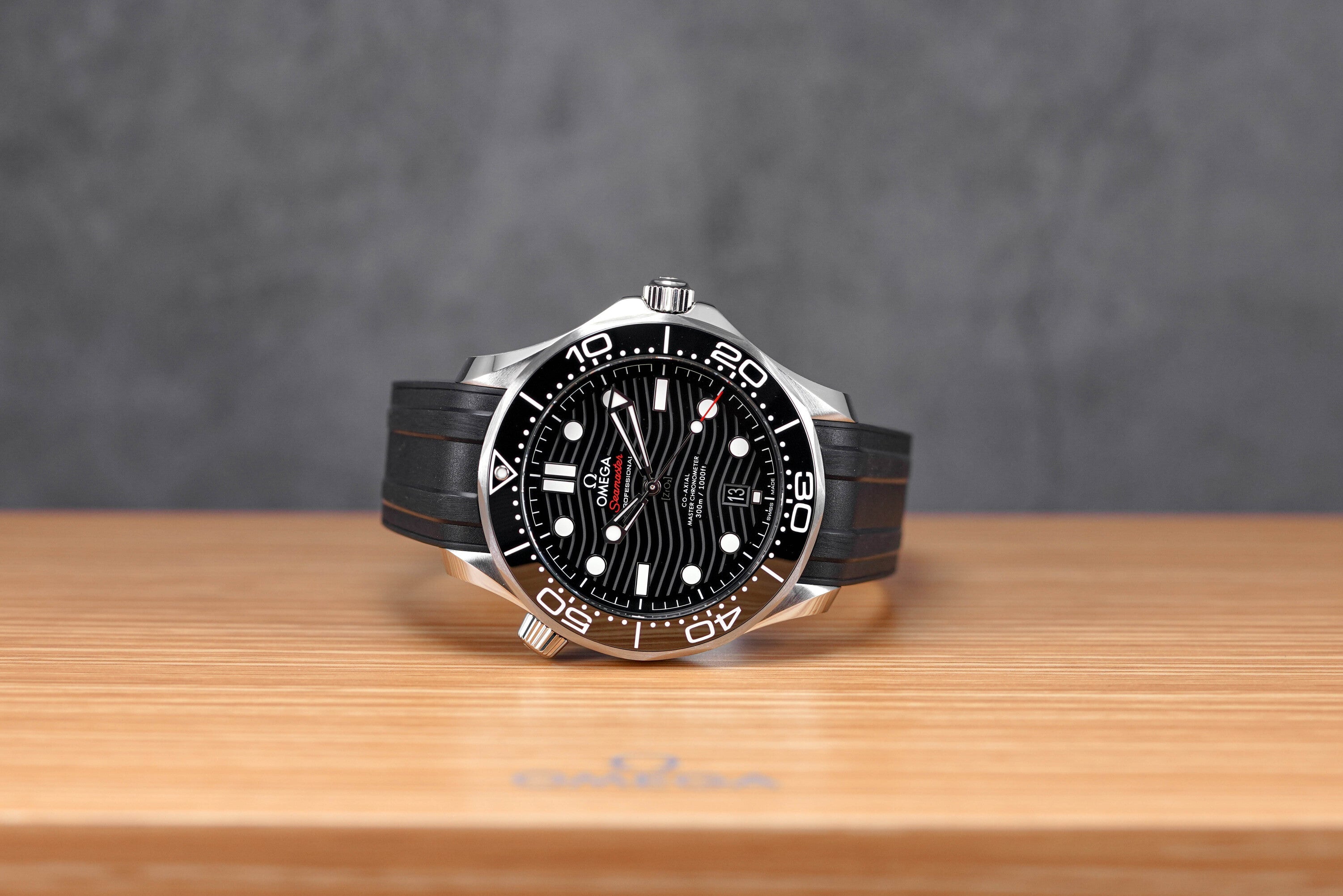 SEAMASTER DIVER 300 BLACK DIAL RUBBER STRAP (2023)