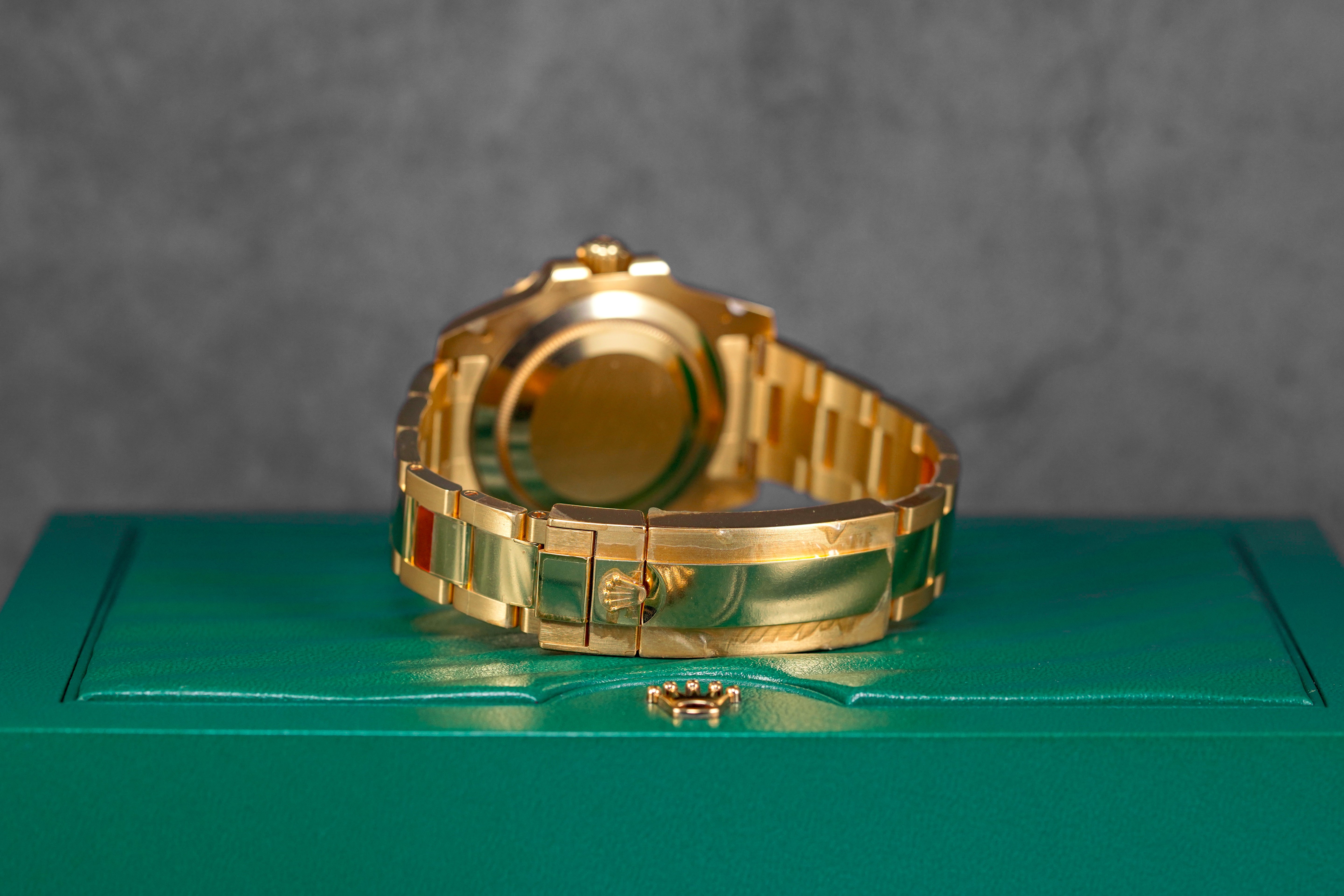 SUBMARINER DATE 40MM YELLOWGOLD BLUE DIAL (2017)