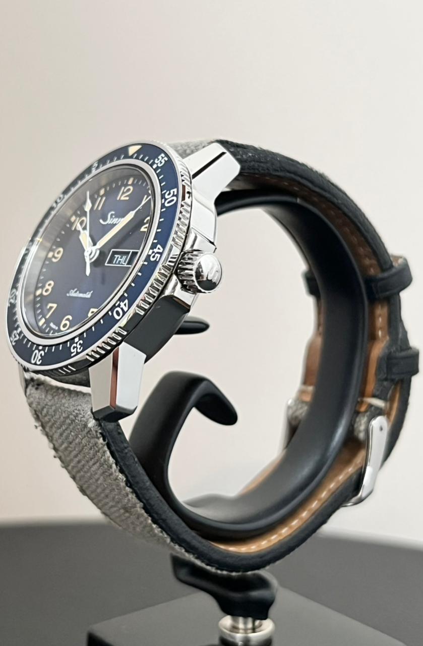 104 SY SA A B E PILOT 41MM BLUE DIAL CANVAS LEATHER STRAP (2020)