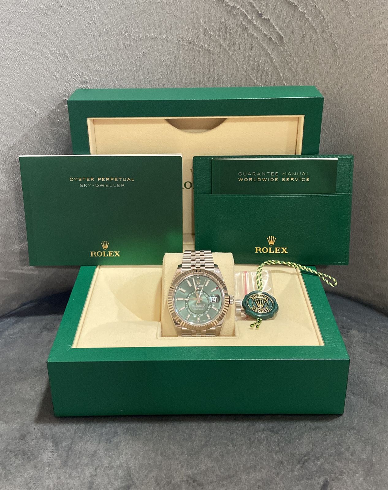 SKY-DWELLER 42MM MINT GREEN DIAL JUBILEE (2023)