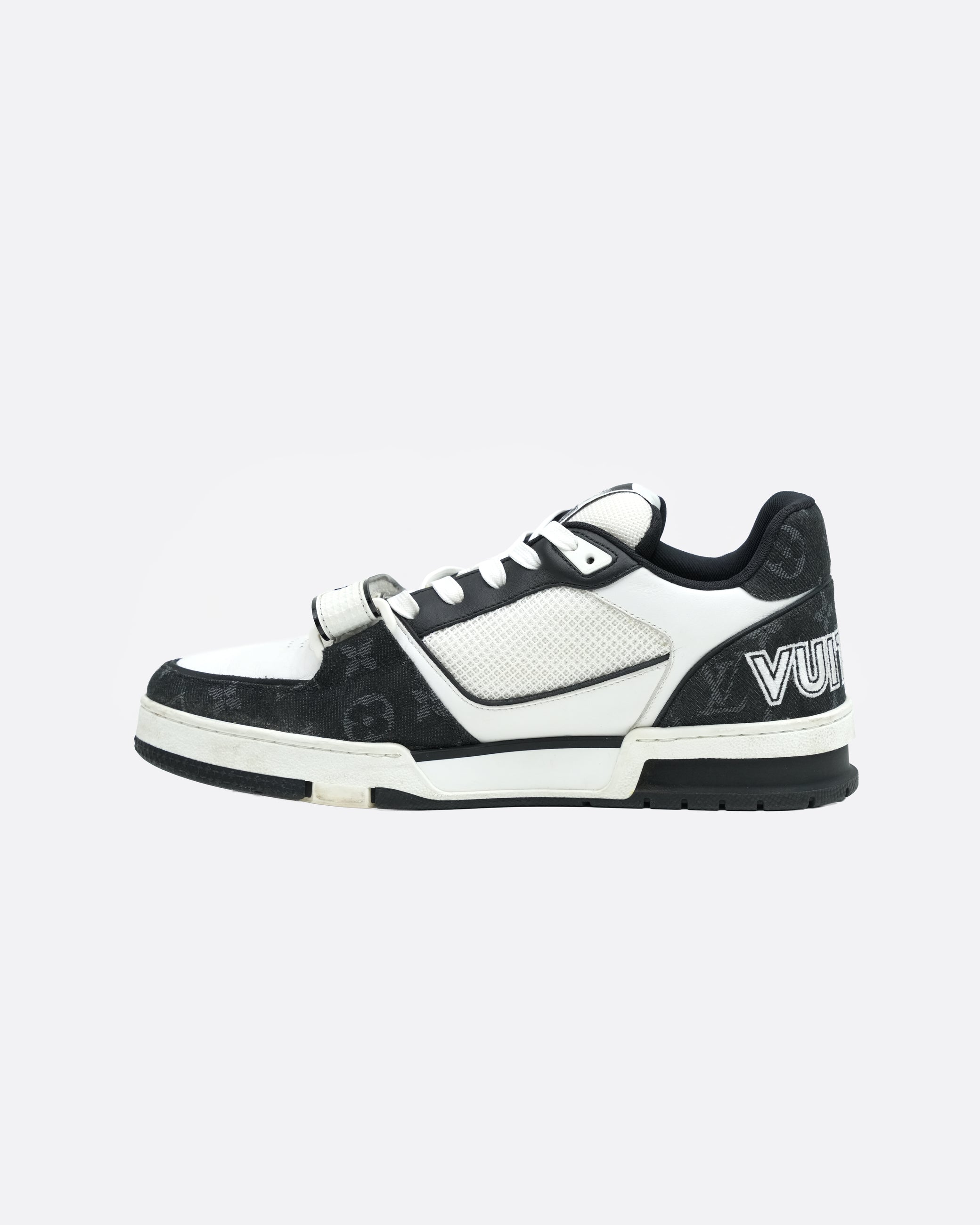 TRAINER SNEAKERS BLACK MONOGRAM SIZE 7