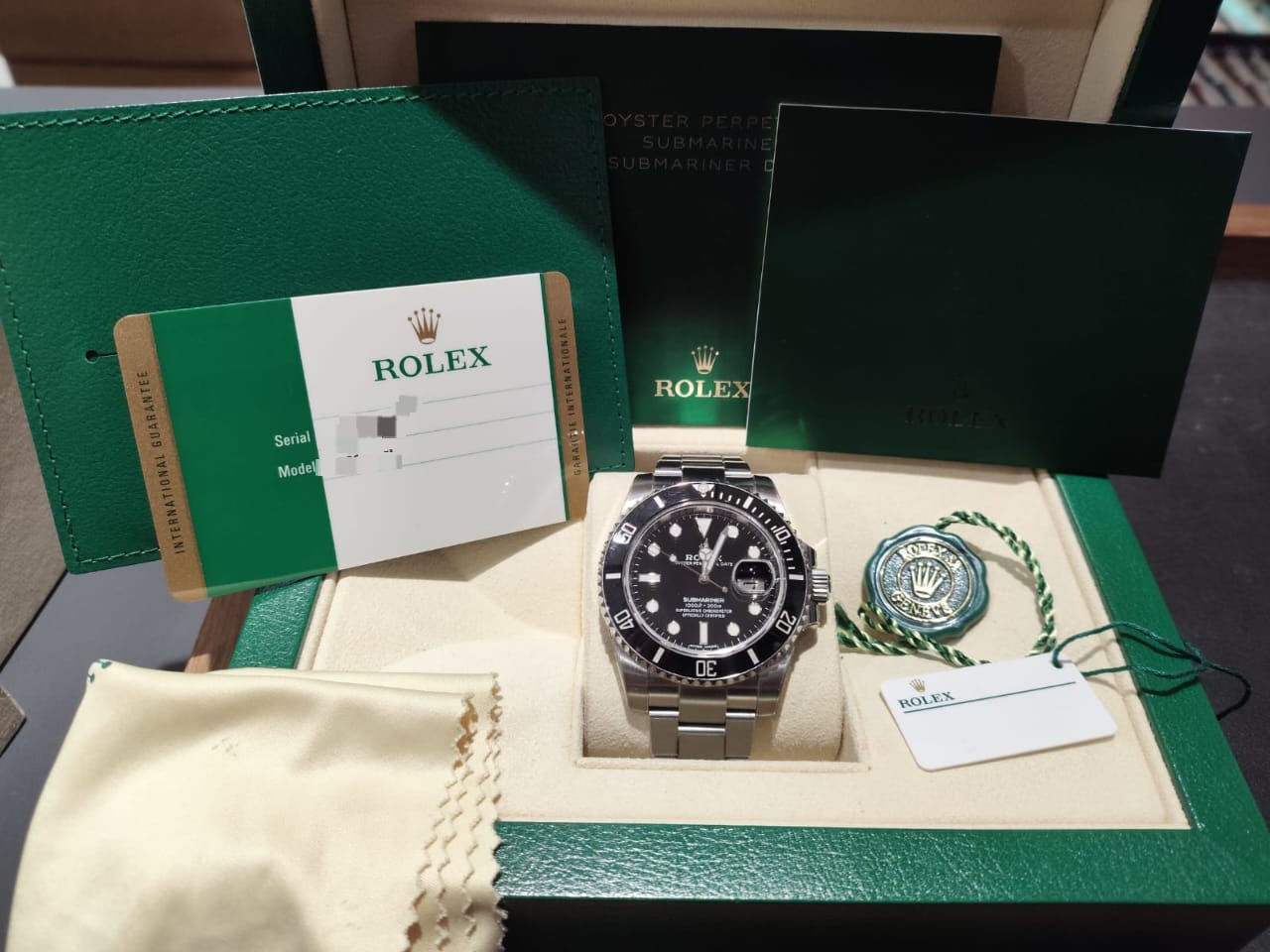 SUBMARINER DATE 40MM (2018)