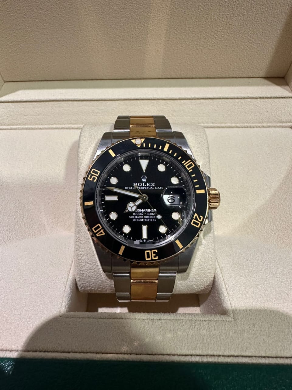 SUBMARINER DATE 41MM TWOTONE YELLOWGOLD BLACK DIAL (2023)