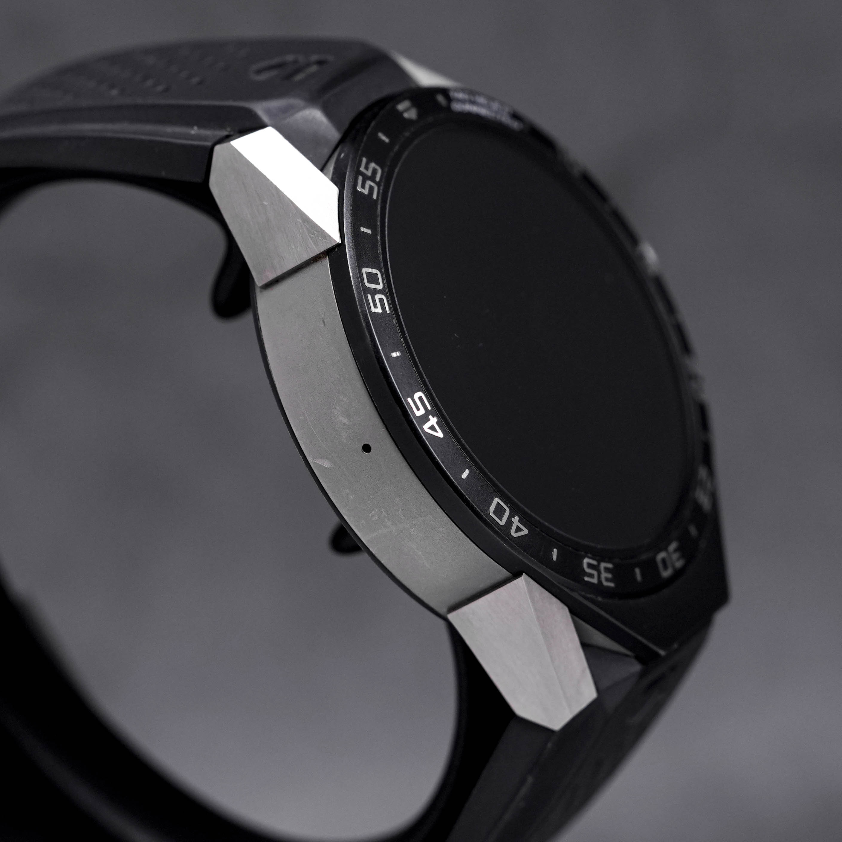 CONNECTED 46MM TITANIUM (2018)