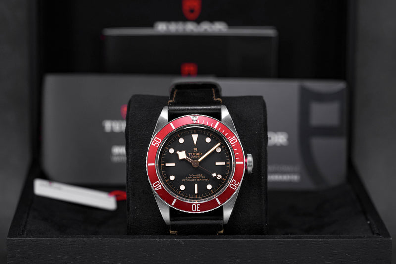HERITAGE BLACK BAY 41 RED LEATHER STRAP (2022)