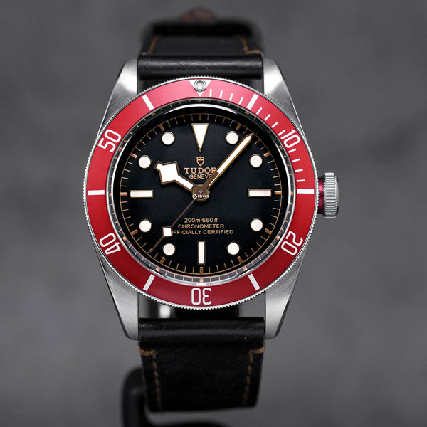 HERITAGE BLACK BAY 41 RED LEATHER STRAP (2022)