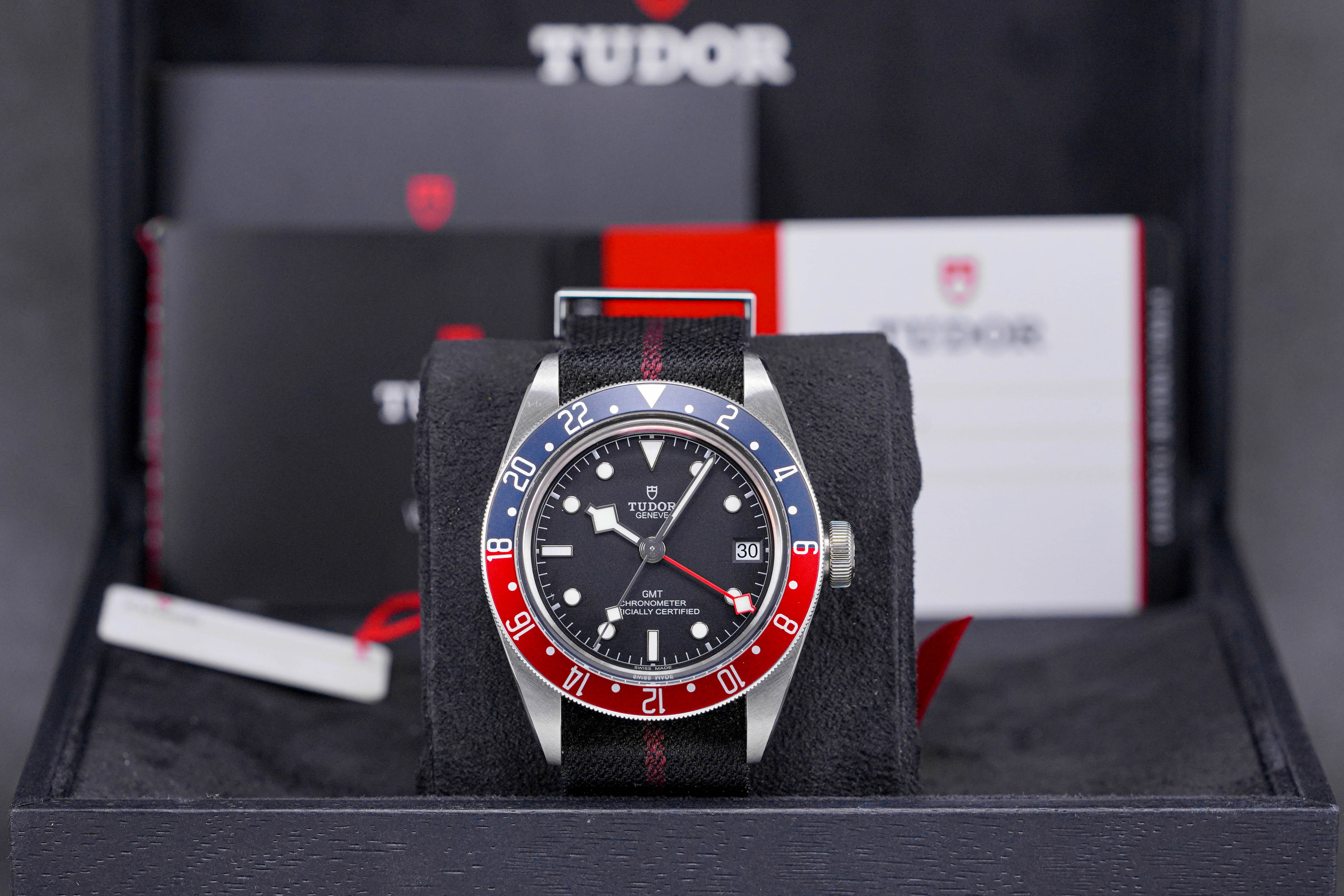 BLACK BAY 41 GMT 'PEPSI' BLACK DIAL NATO STRAP (2019)