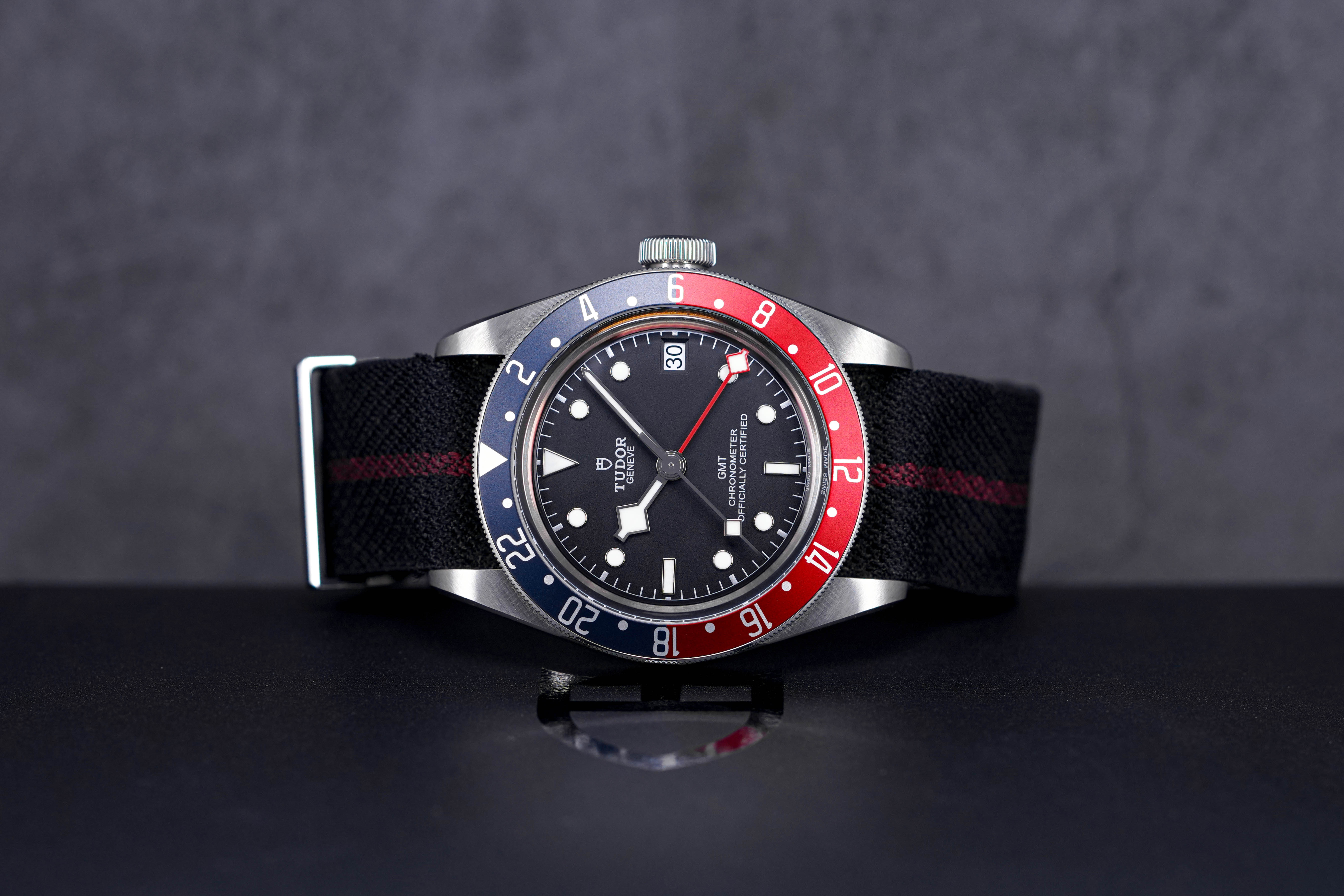 BLACK BAY 41 GMT 'PEPSI' BLACK DIAL NATO STRAP (2019)