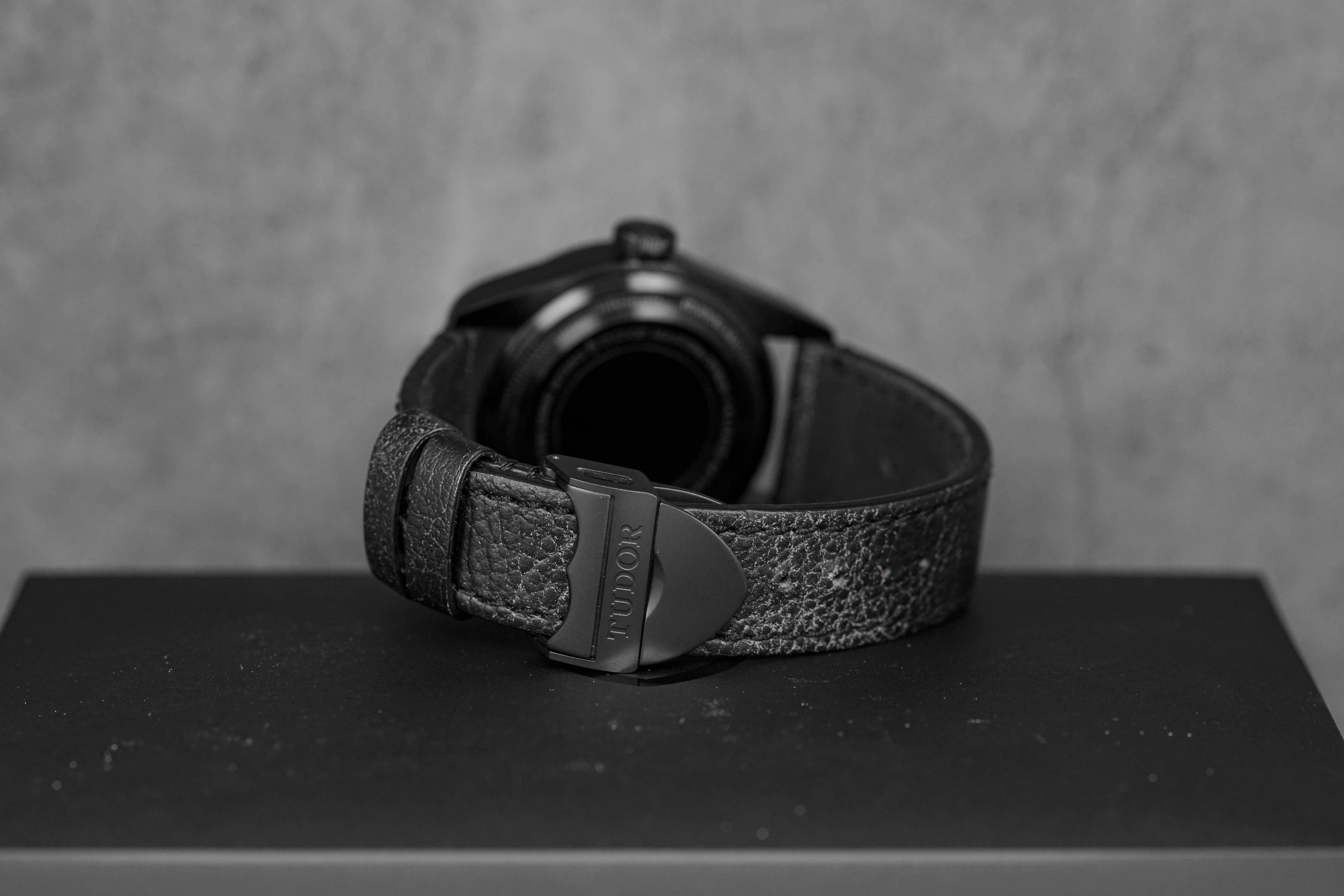 HERITAGE BLACK BAY DARK LEATHER STRAP (2023)