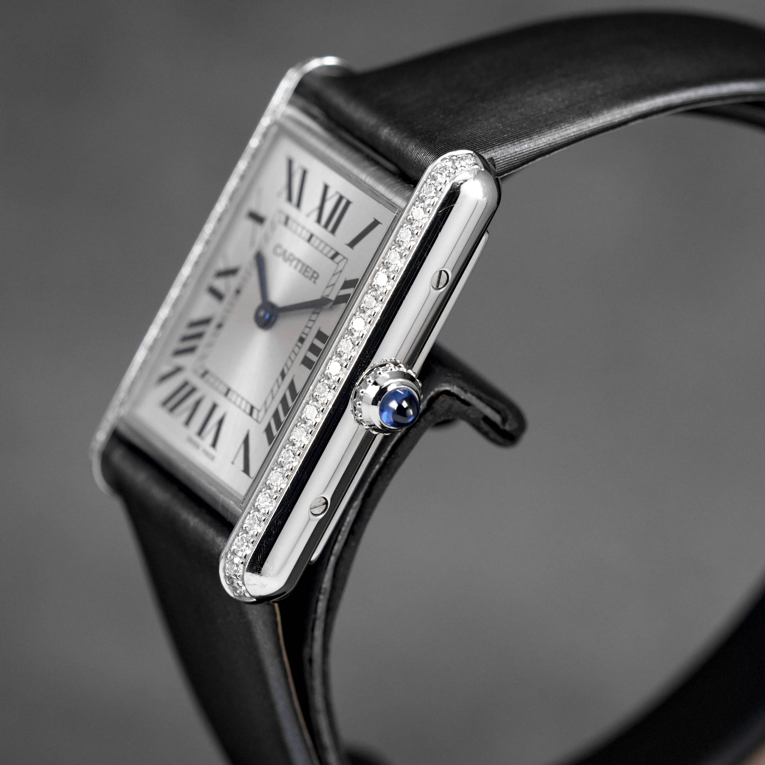 早い者勝ちです Cartier シルバー ミスパシャ　クォーツ CARTIER TANK MUST DE CARTIER L SILVER DIAL DIAMOND BEZEL (2023) - IDWX
