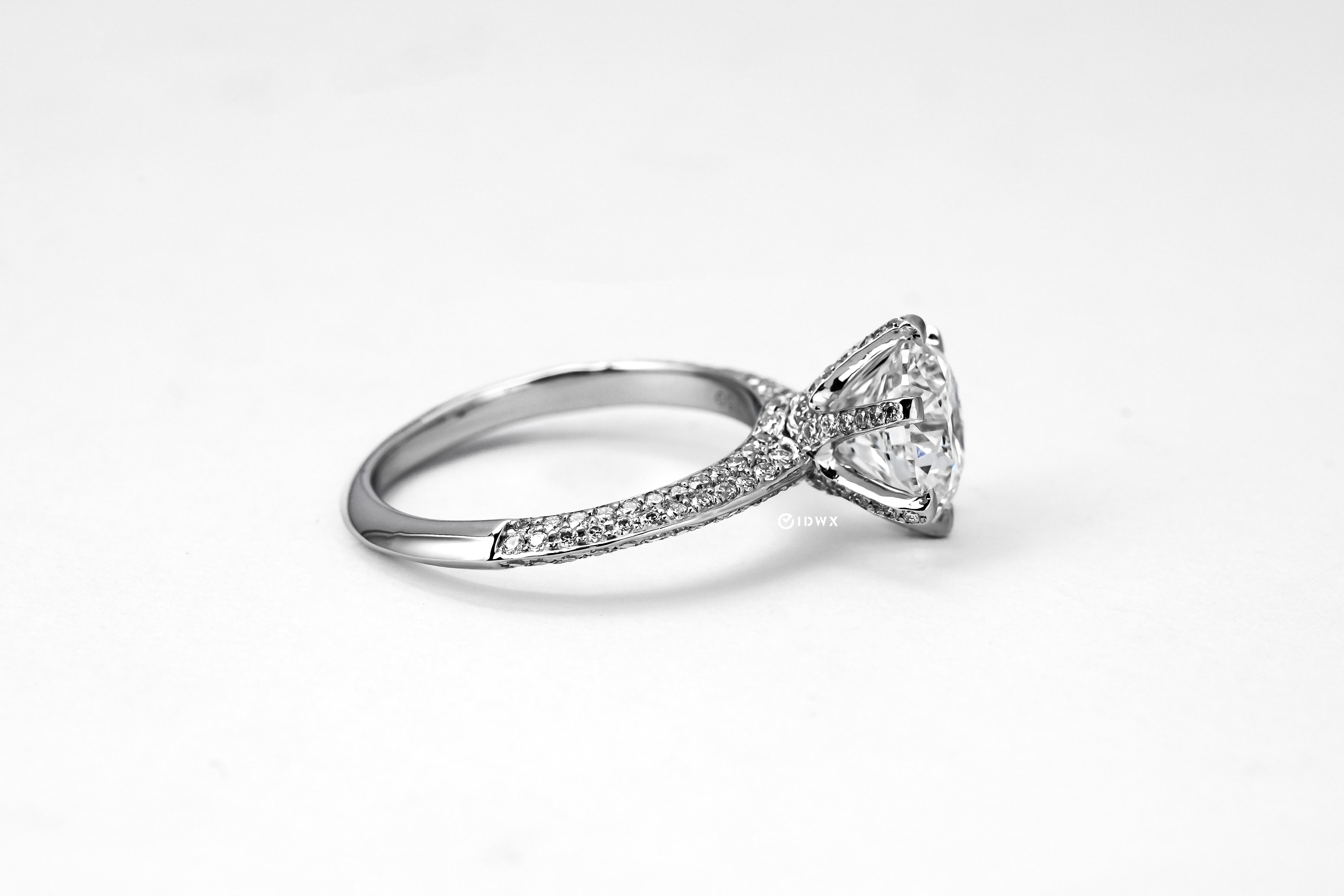 2CT ROUND BRILLIANT PAVED SET WHITEGOLD RING