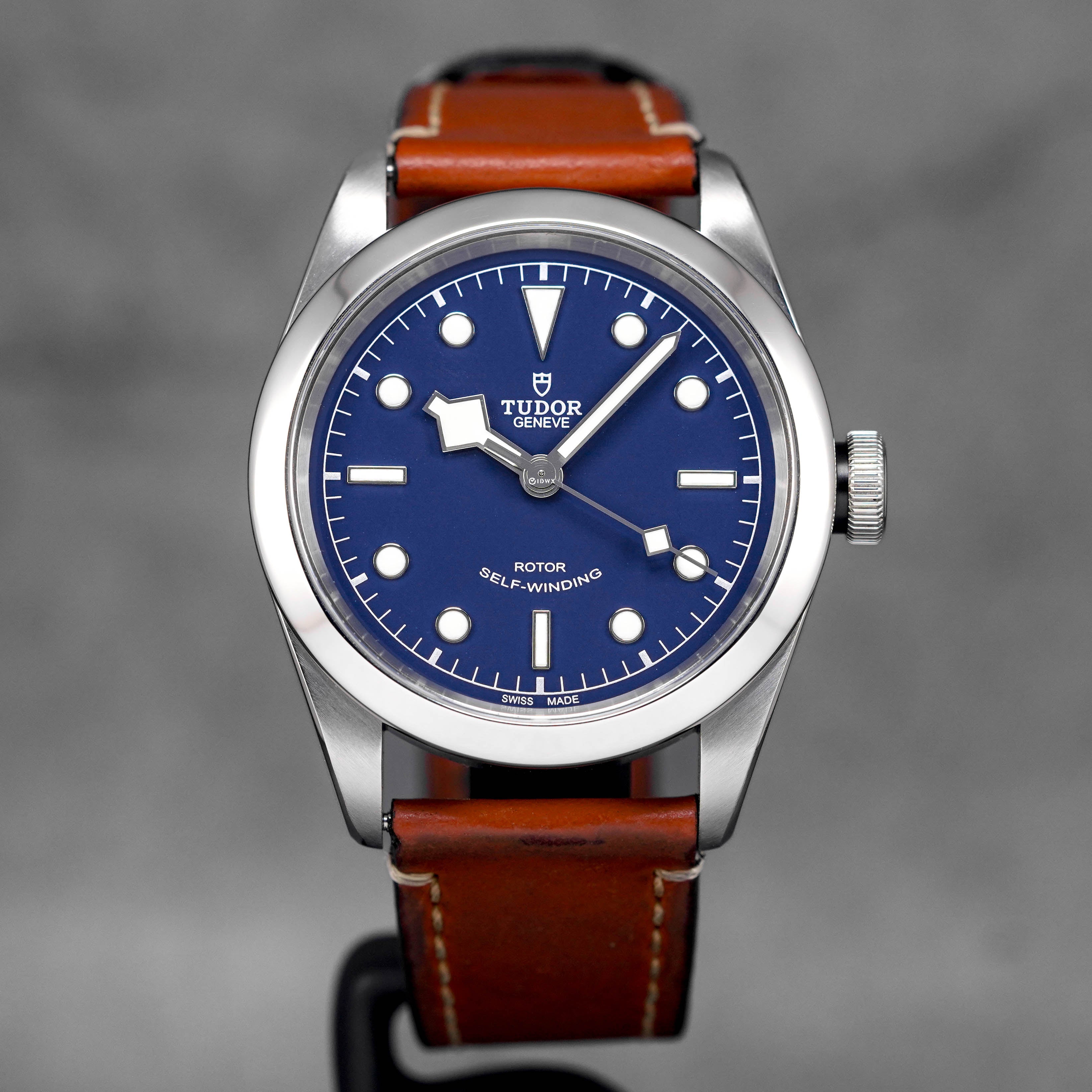 TUDOR HERITAGE BLACK BAY 41 BLUE DIAL LEATHER STRAP (2019) IDWX