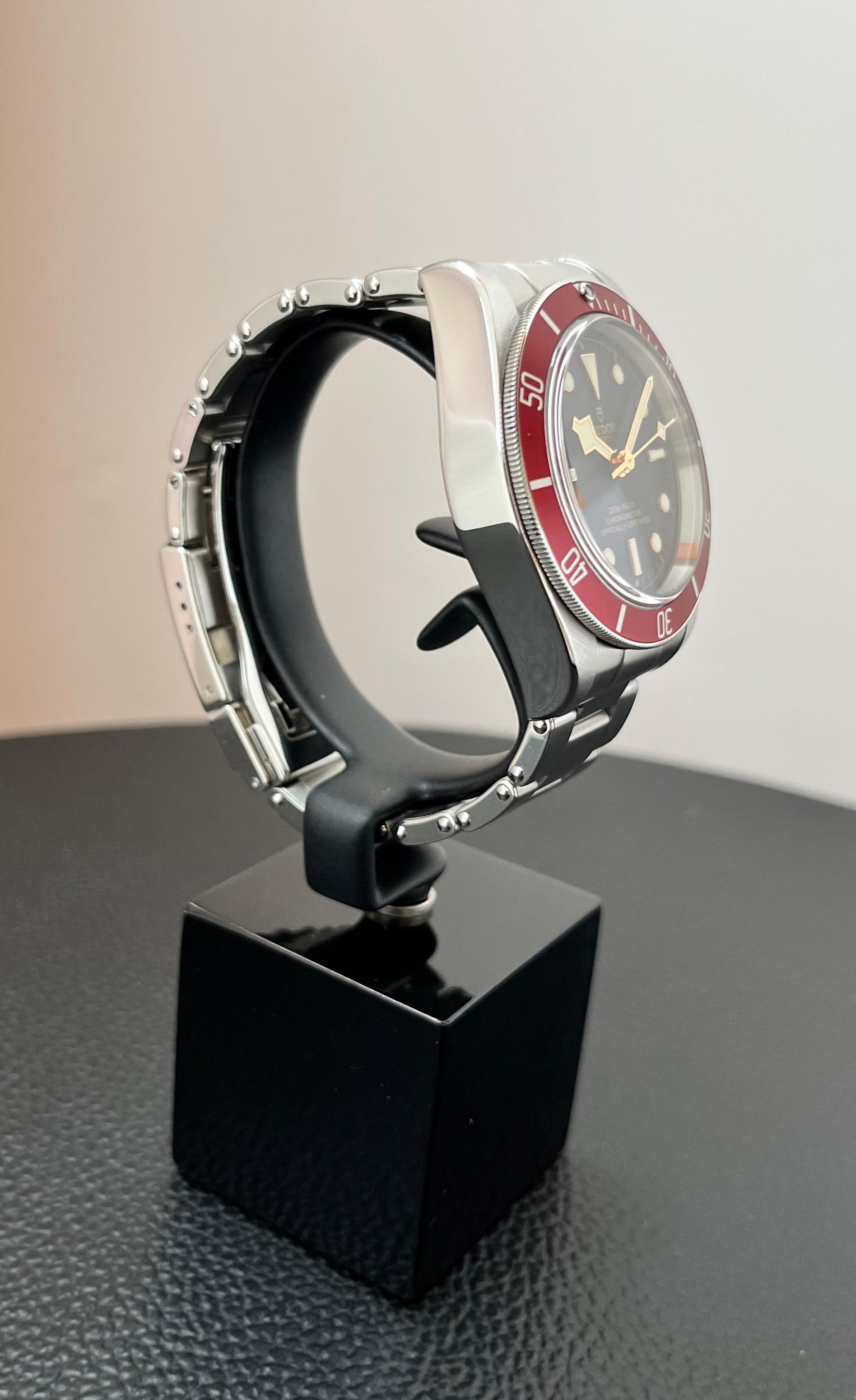 HERITAGE BLACK BAY 41 RED (WATCH & BOX)