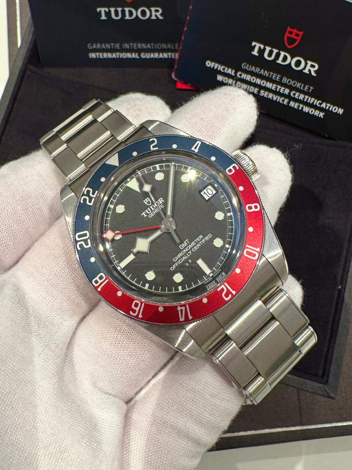 BLACK BAY 41 GMT 'PEPSI' BLACK DIAL (2024)