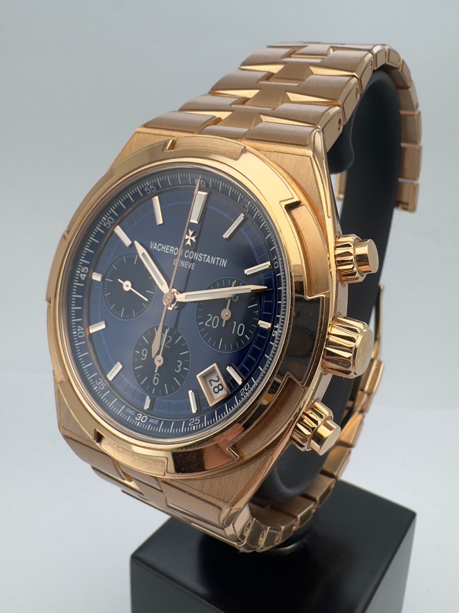 OVERSEAS ROSEGOLD CHRONOGRAPH BLUE DIAL (2024)