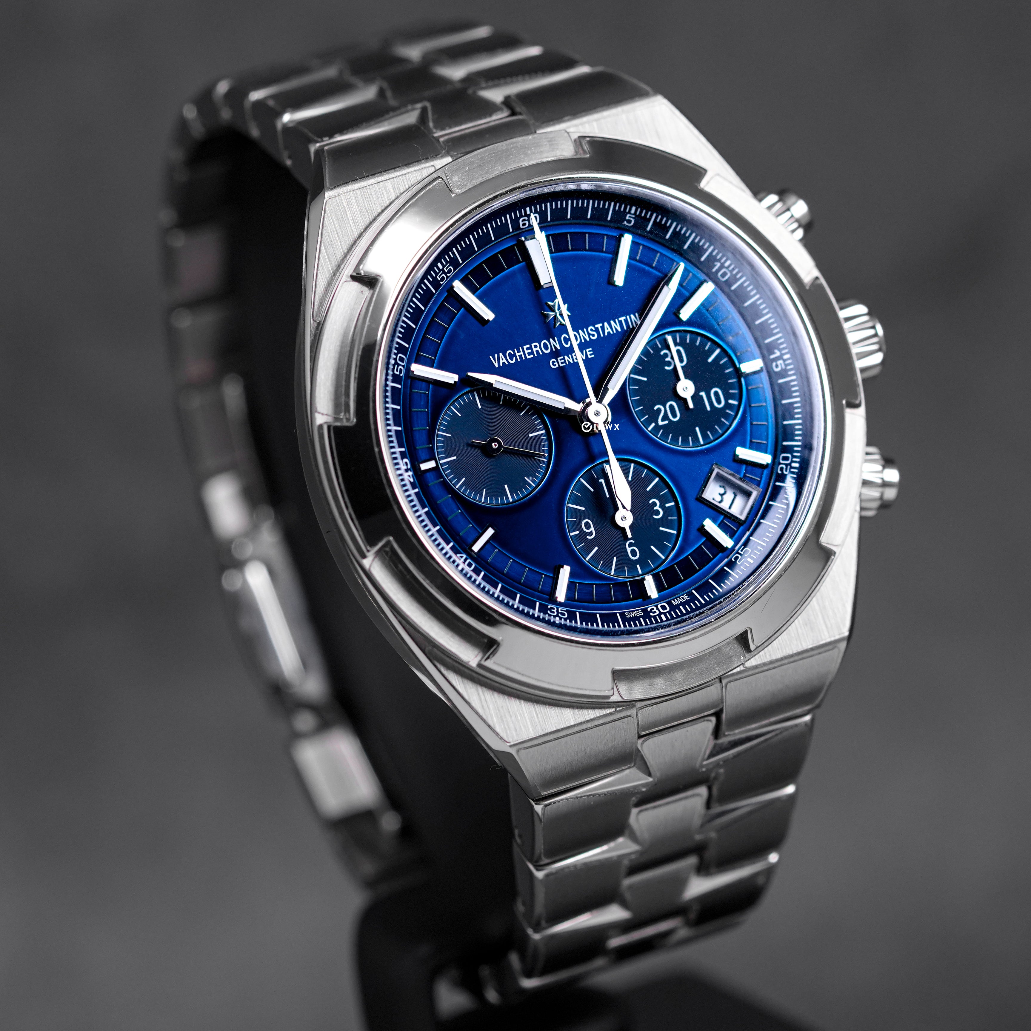 OVERSEAS CHRONOGRAPH BLUE DIAL (2021)