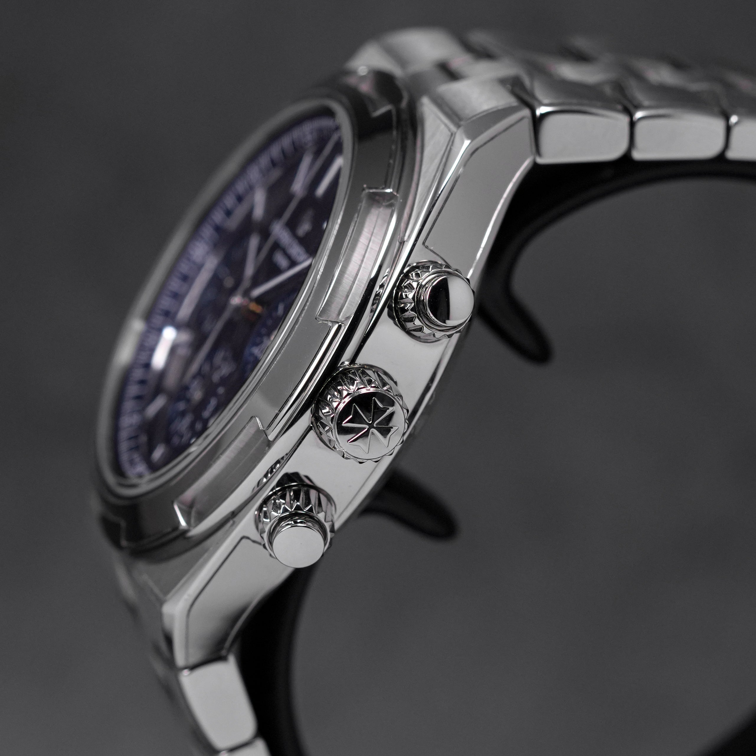 OVERSEAS CHRONOGRAPH BLUE DIAL (2021)