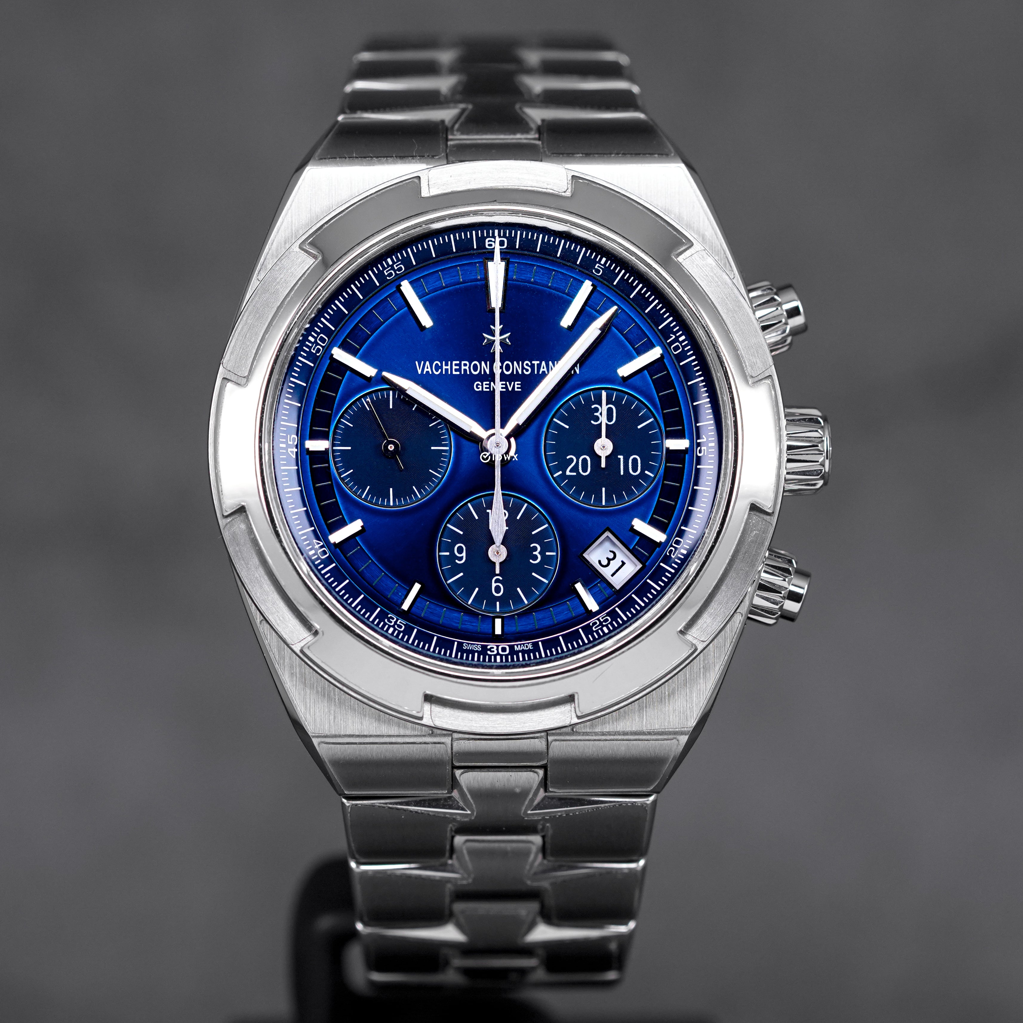 VACHERON CONSTANTIN OVERSEAS CHRONOGRAPH BLUE DIAL (2021) - IDWX