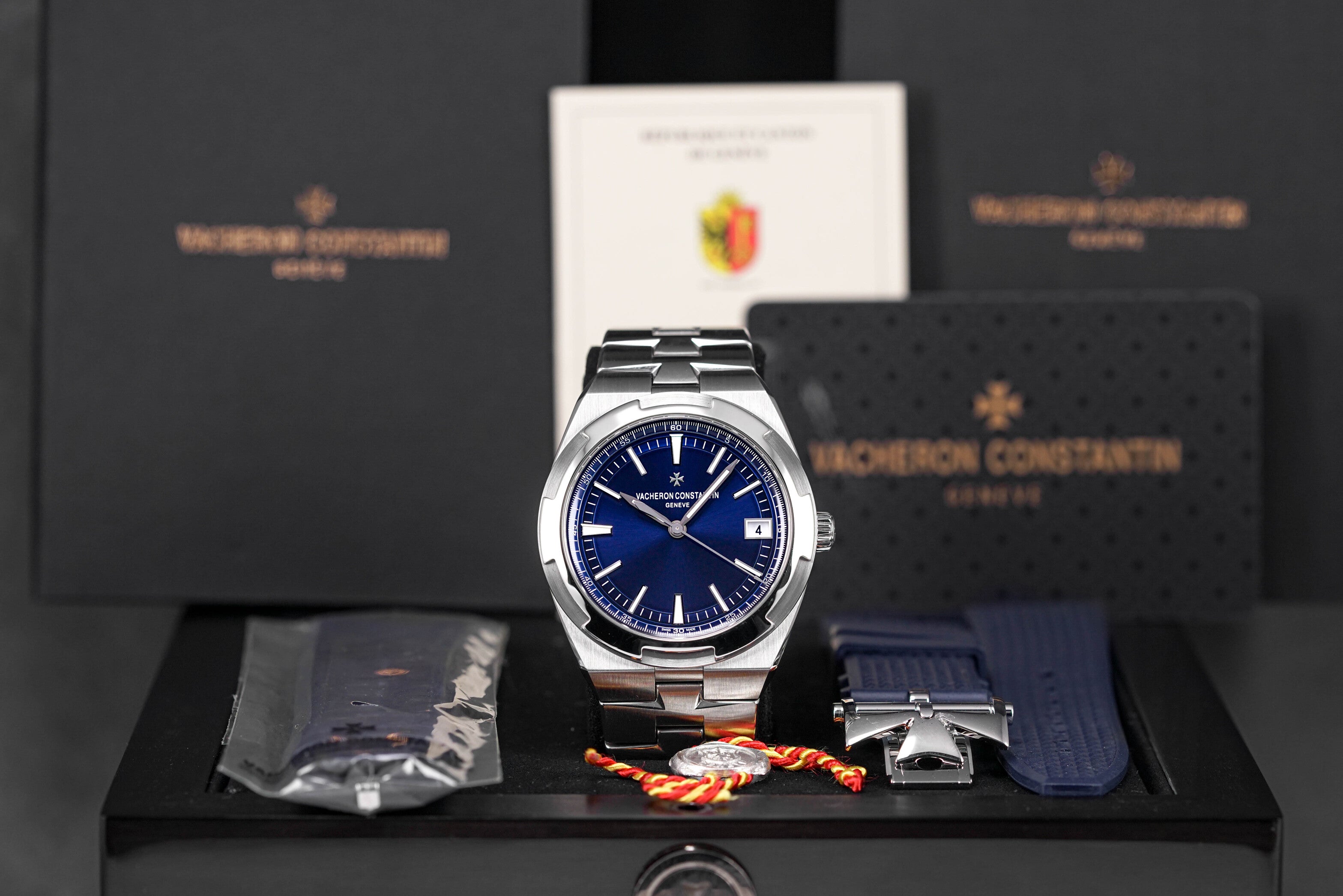 OVERSEAS BLUE DIAL (2021)