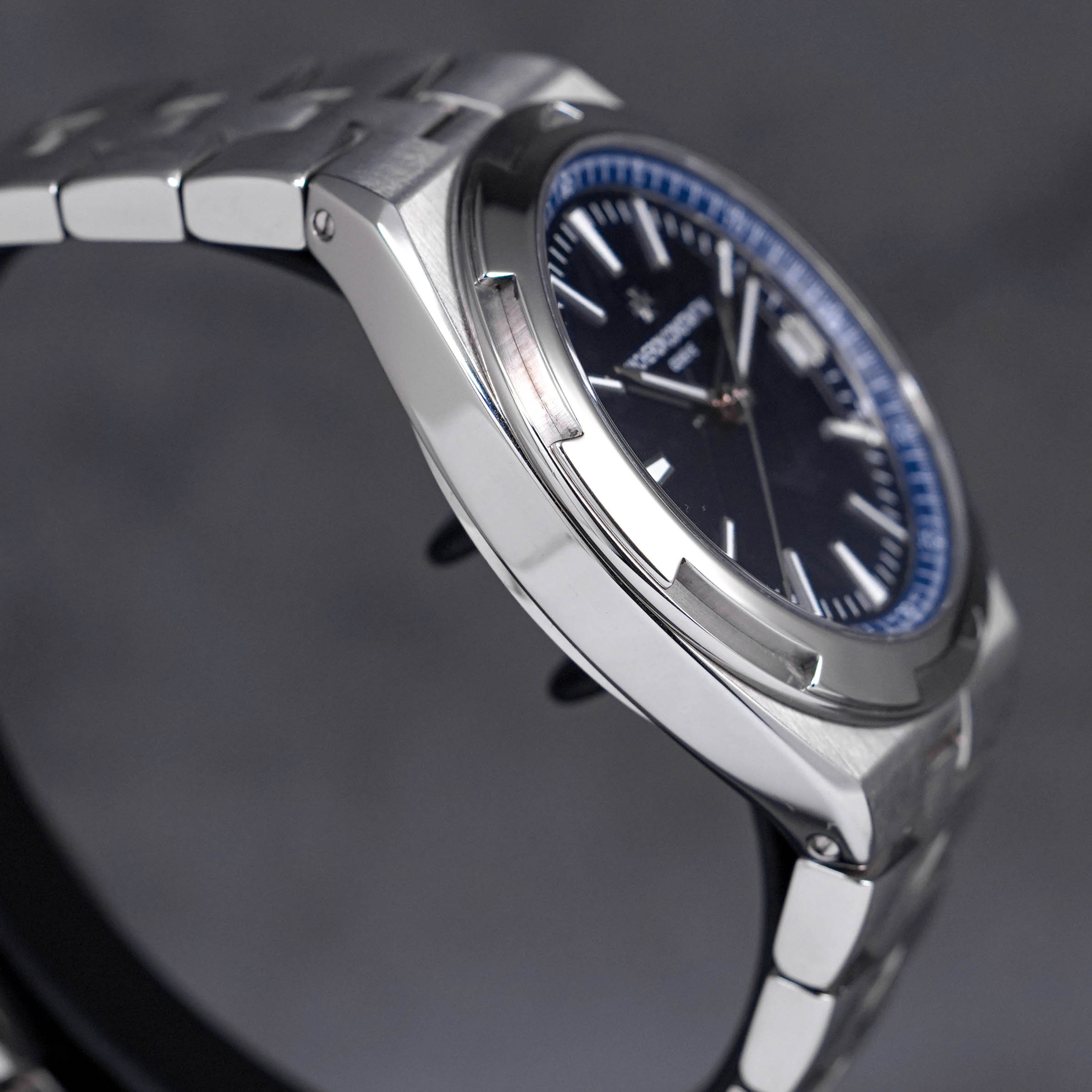 OVERSEAS BLUE DIAL (2019)