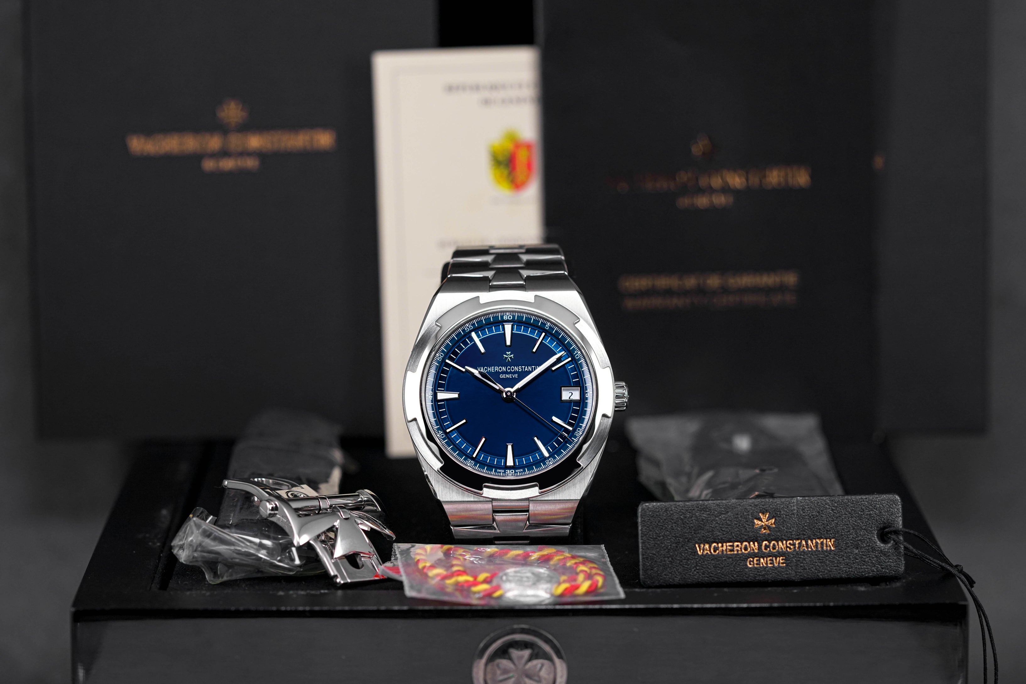 OVERSEAS BLUE DIAL (2021)