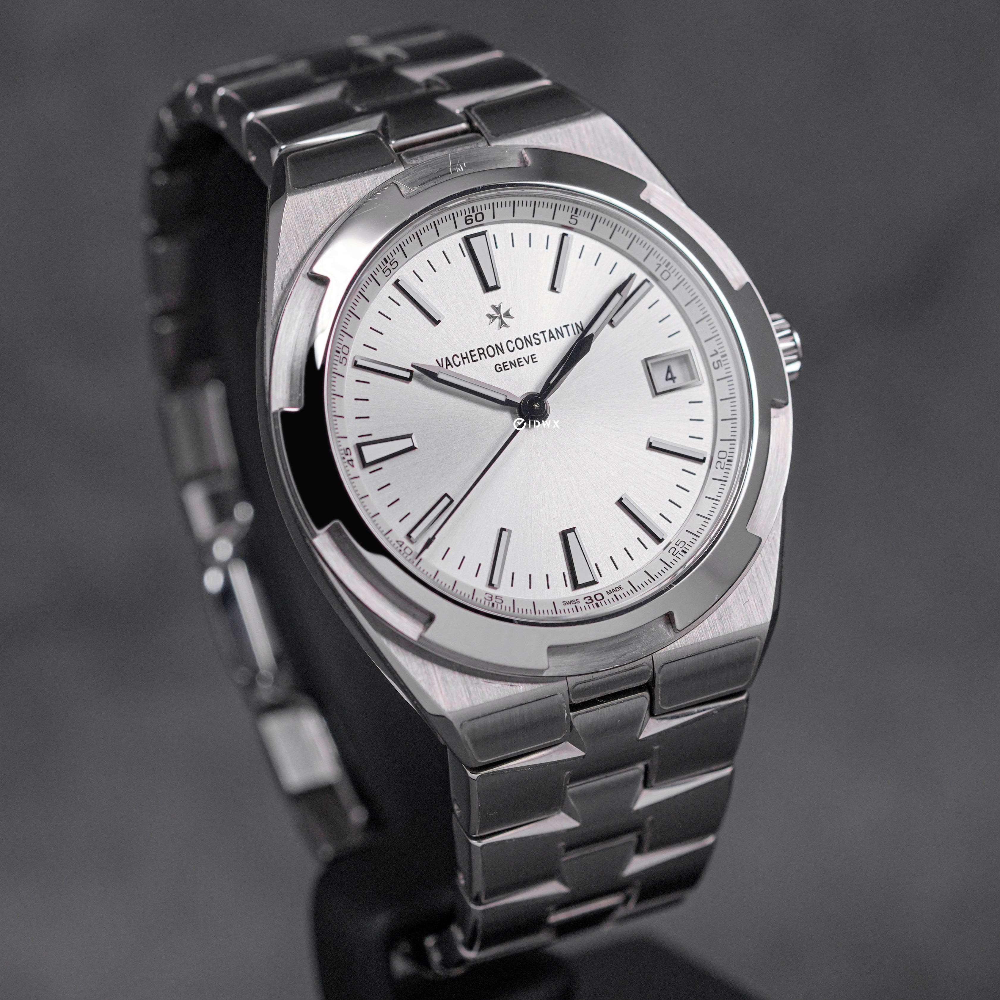 OVERSEAS SILVER DIAL (2021)