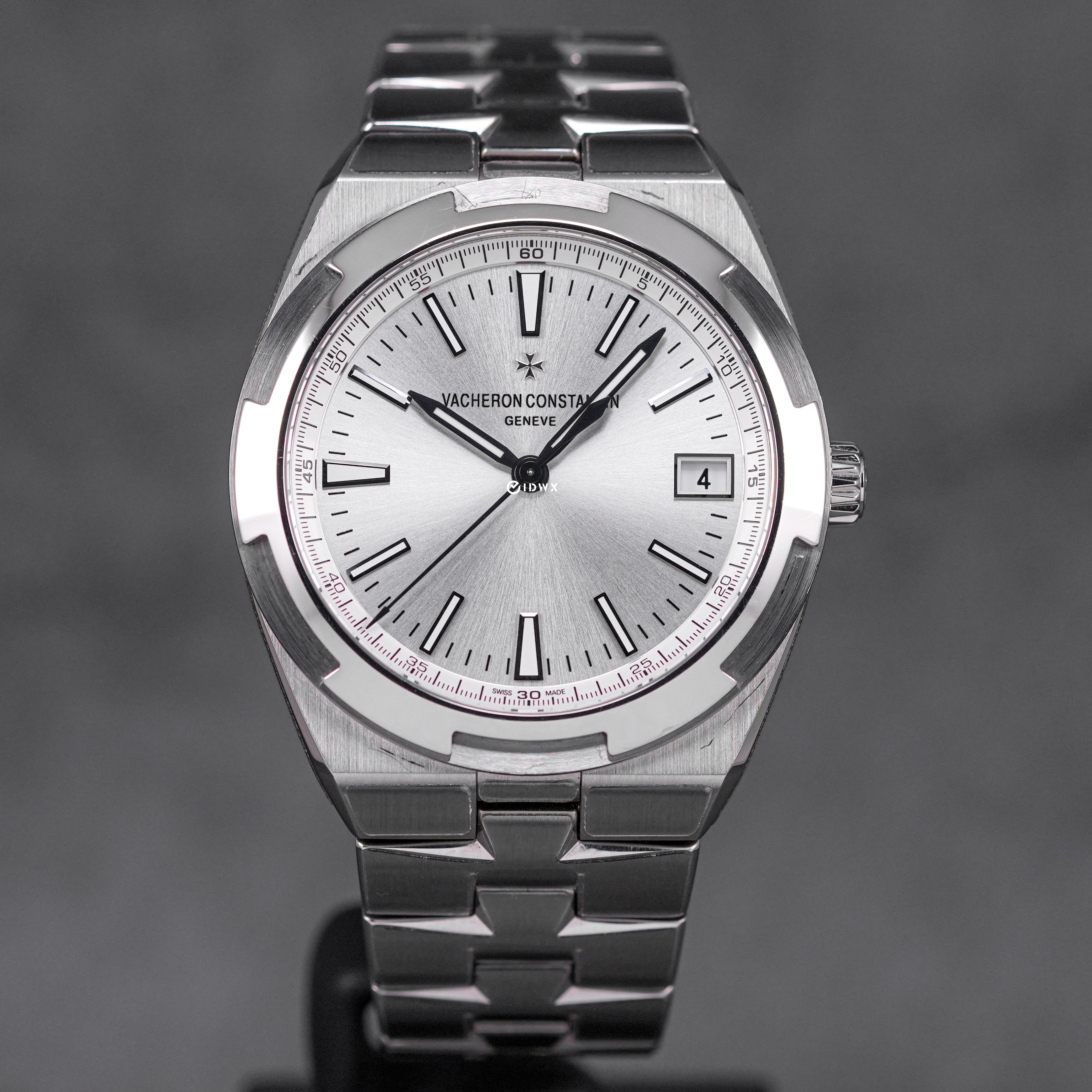 OVERSEAS SILVER DIAL (2021)