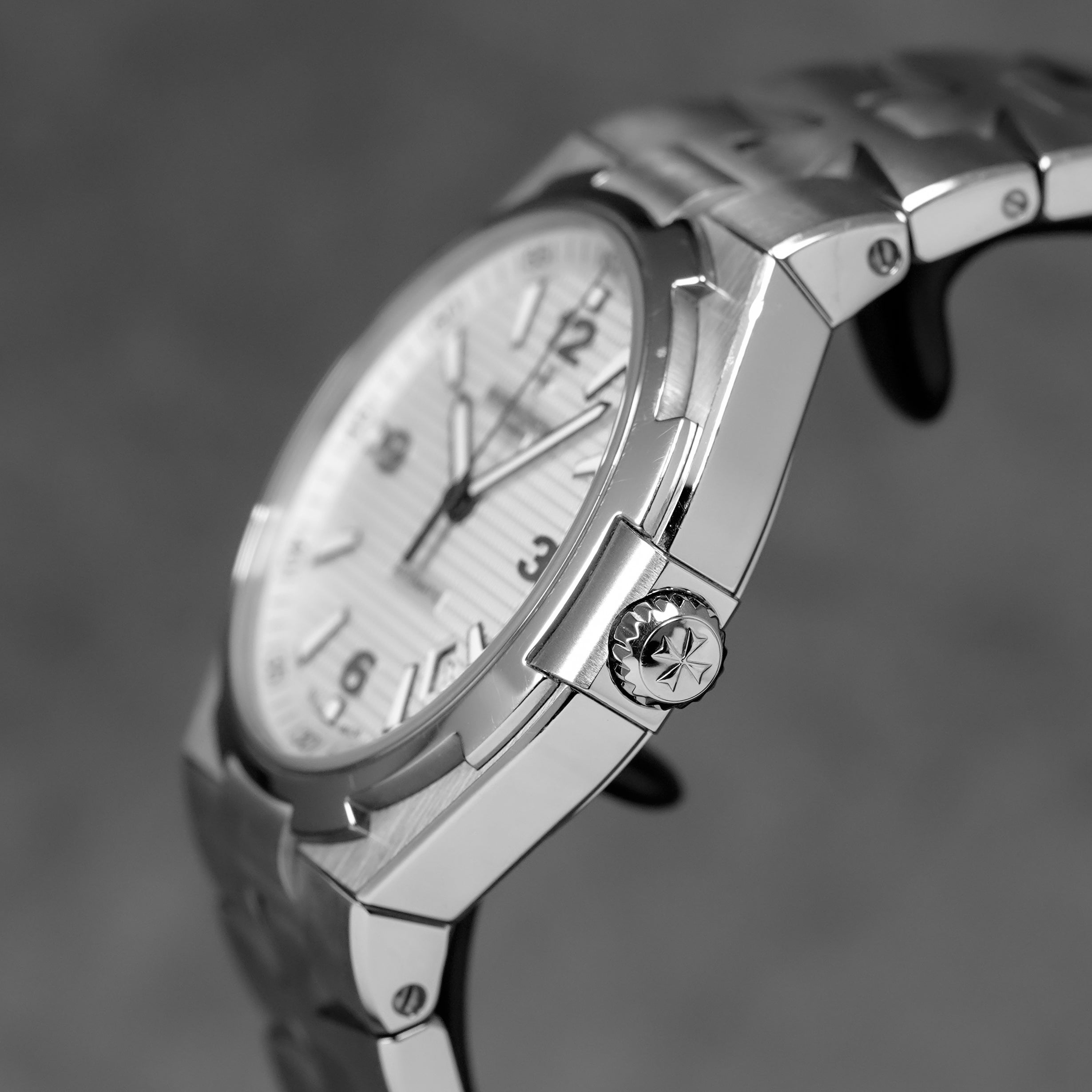 Harga Vacheron Constantin Overseas Second Gen