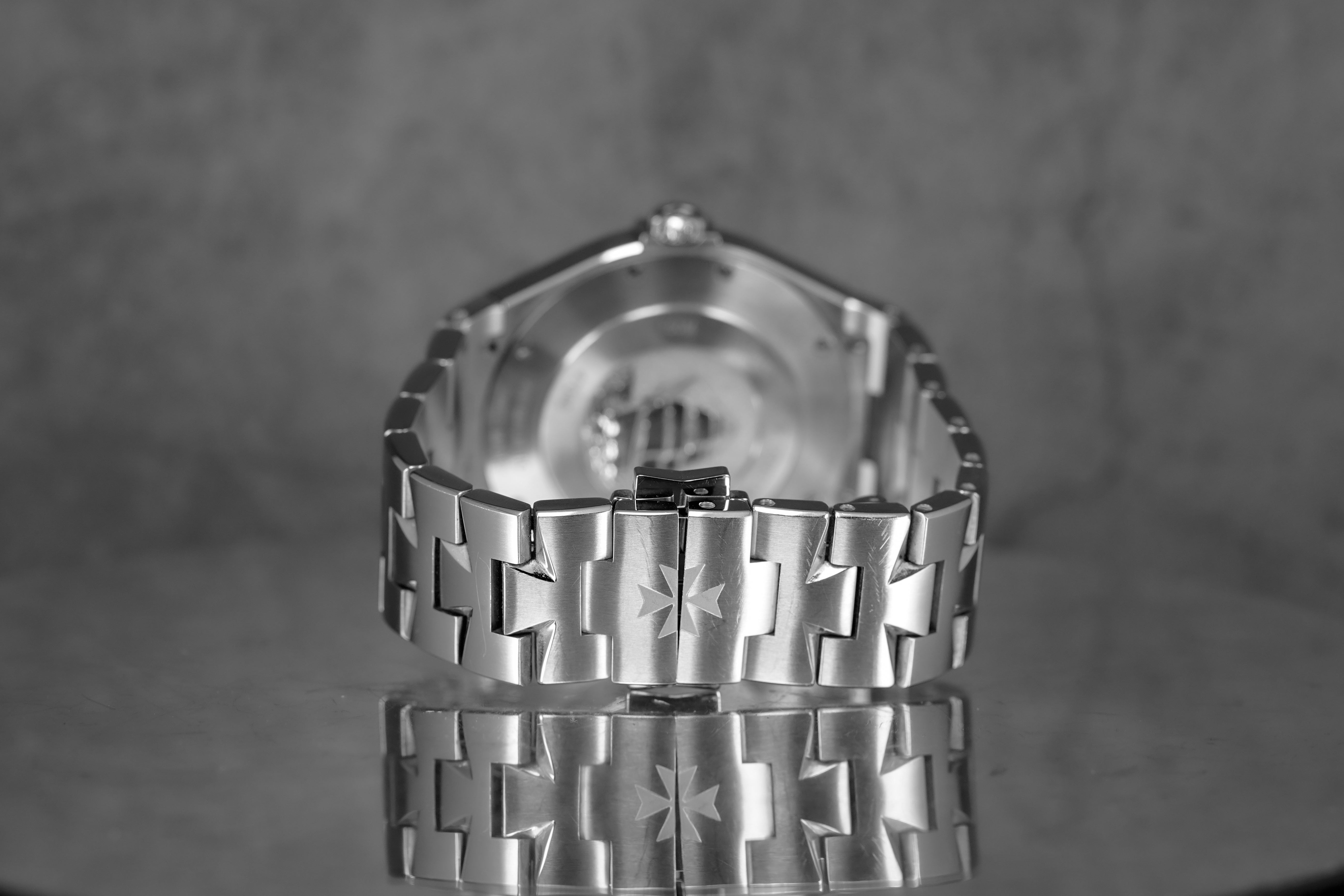 Harga Vacheron Constantin Overseas Second Gen