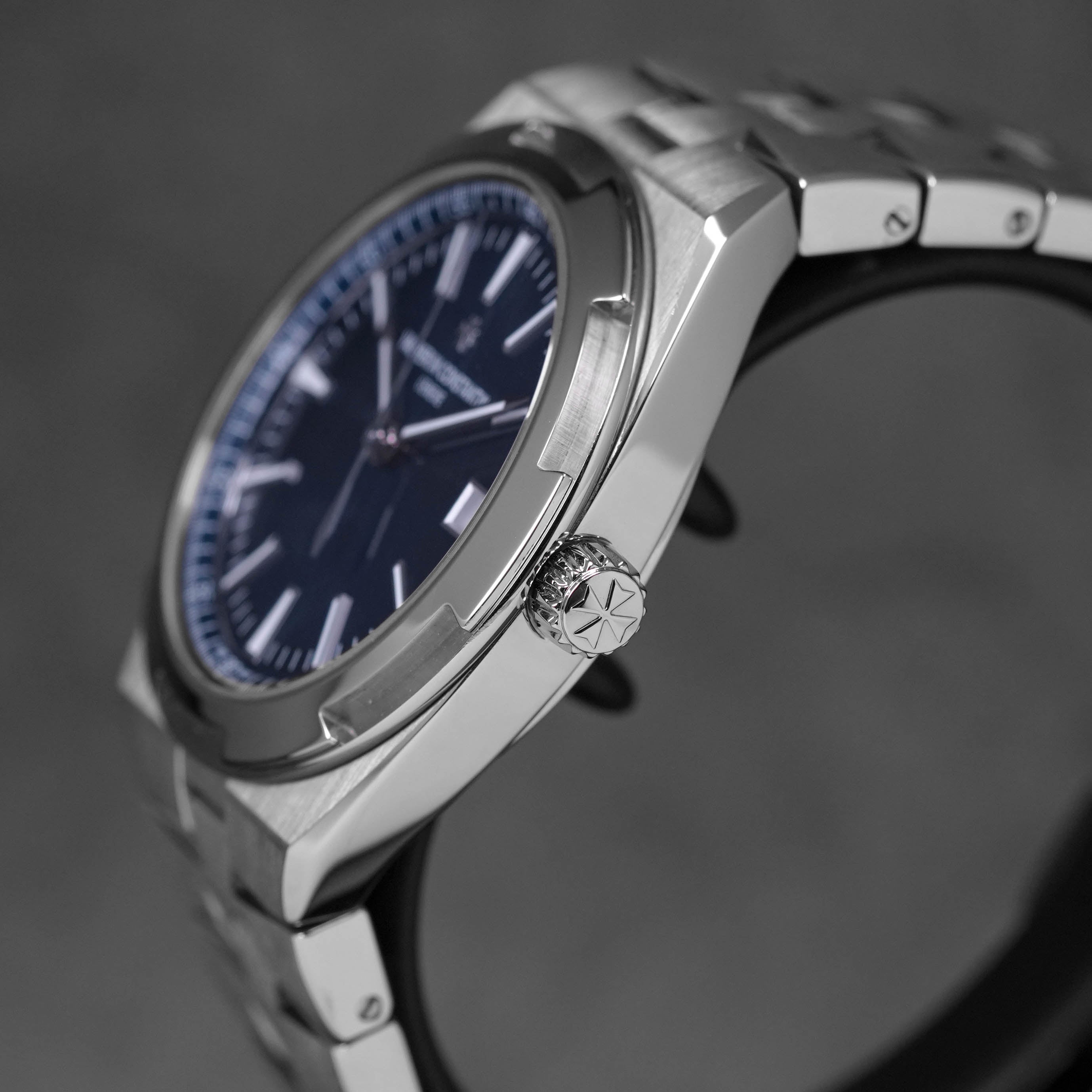 OVERSEAS BLUE DIAL (2020)