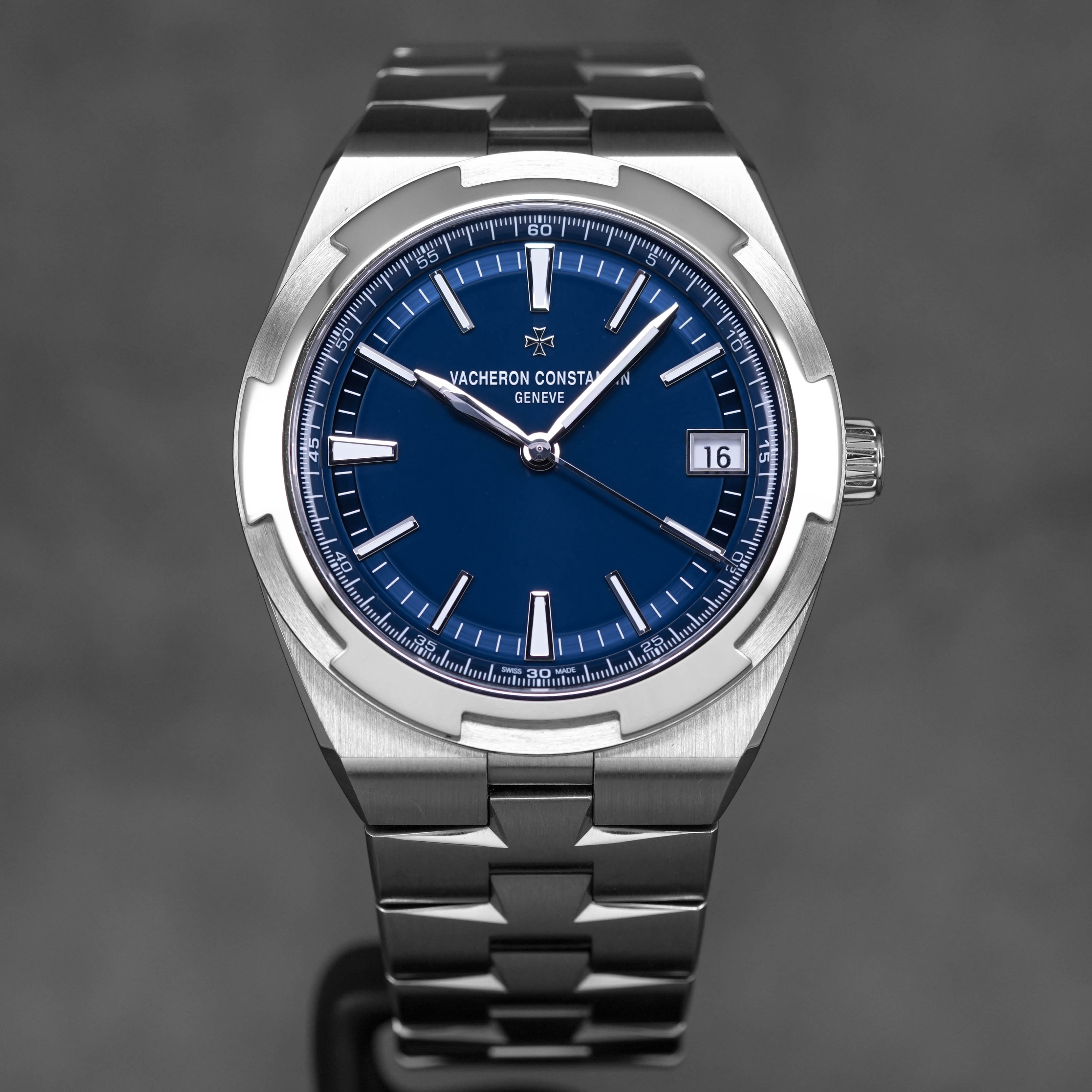 OVERSEAS BLUE DIAL (2020)