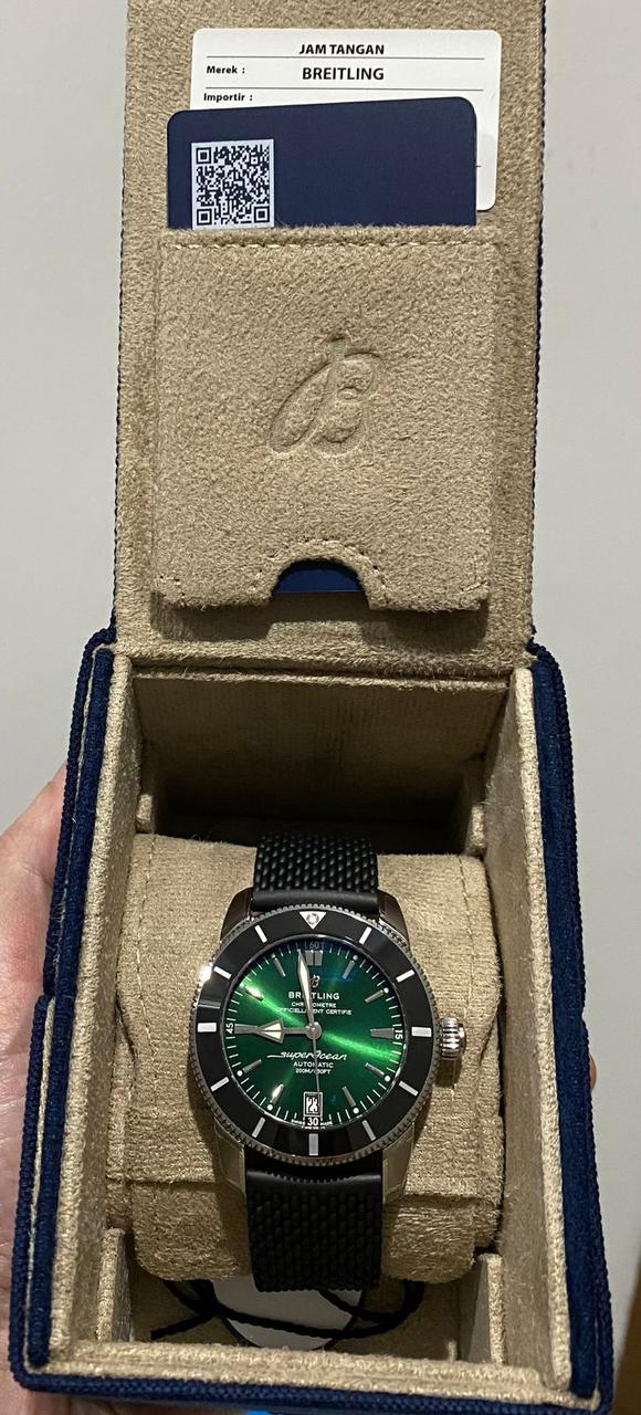 BREITLING SUPEROCEAN HERITAGE B20 42MM AUTOMATIC GREEN DIAL (2023