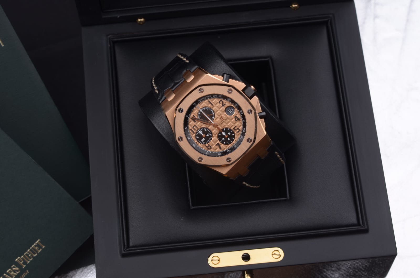 ROYAL OAK OFFSHORE CHRONOGRAPH 42MM 'HONEY GOLD' LEATHER STRAP (2018)