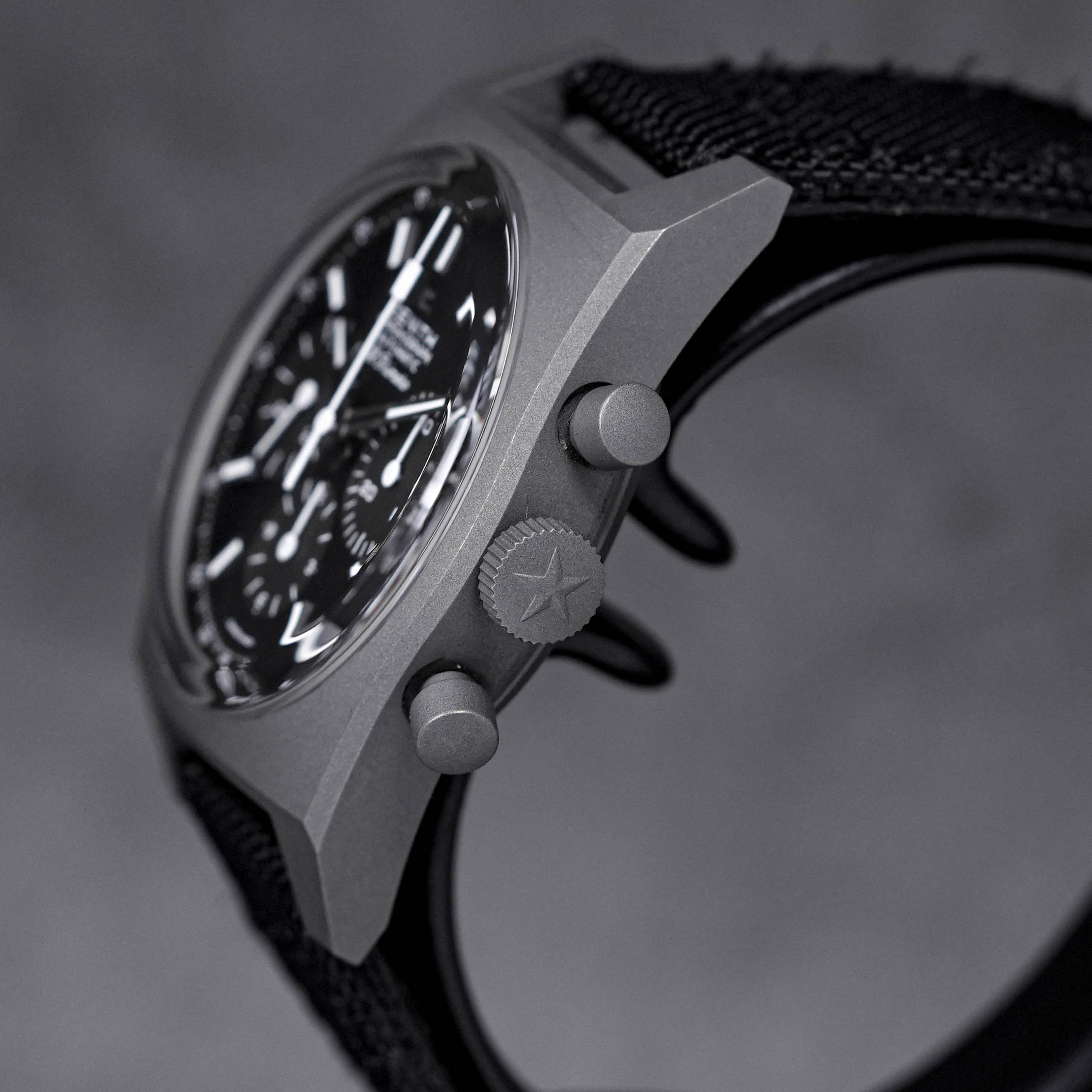 CHRONOMASTER REVIVAL SHADOW TITANIUM (2021)