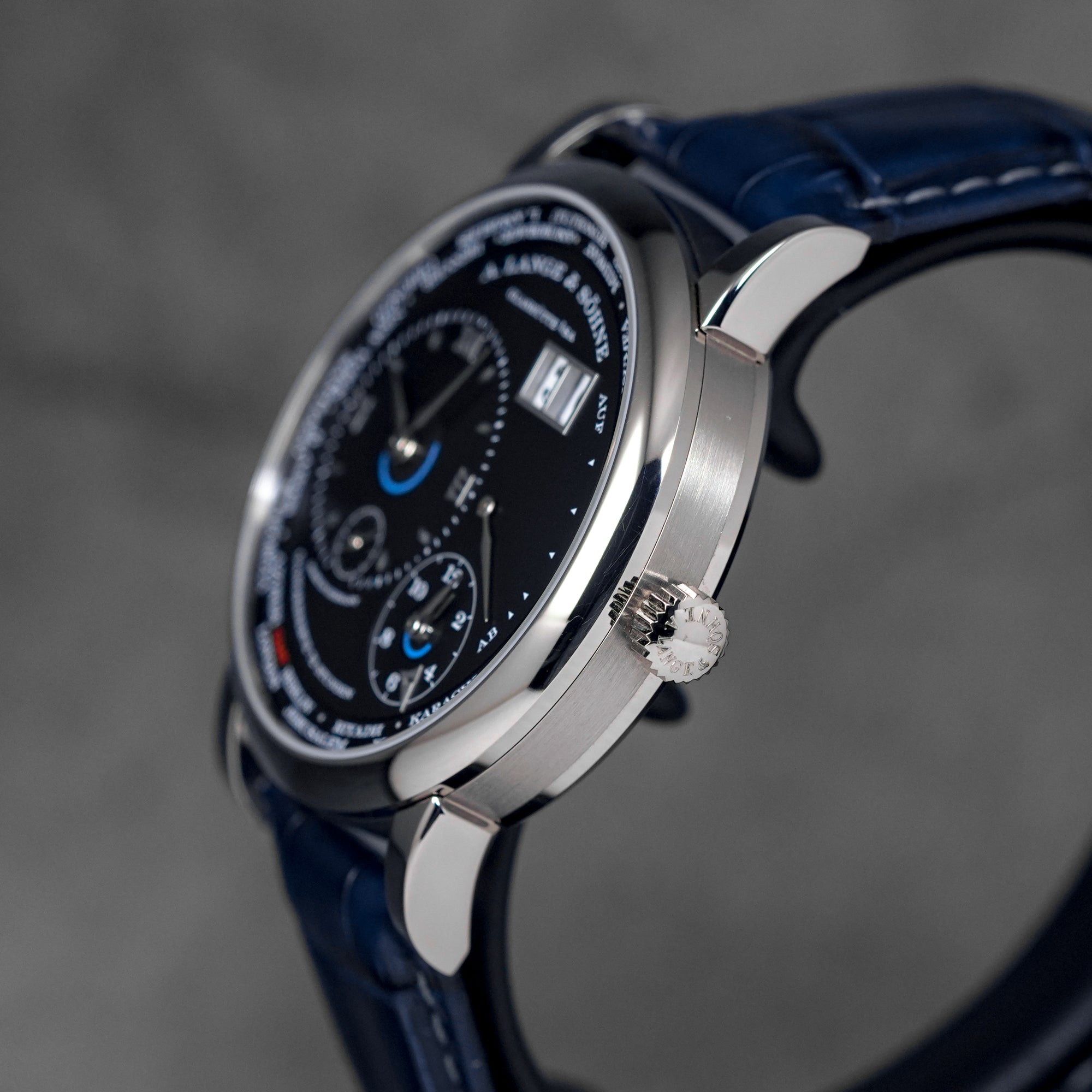 LANGE 1 TIME ZONE WHITEGOLD BLACK DIAL (2025)