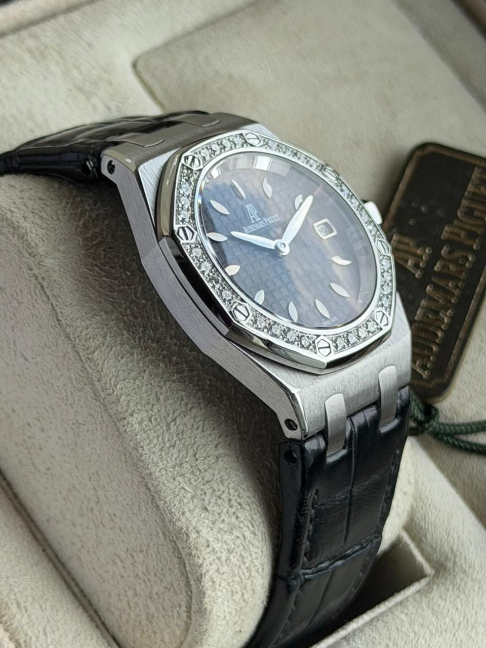 ROYAL OAK 33MM 67601ST DIAMOND RING BLACK DIAL (2009)