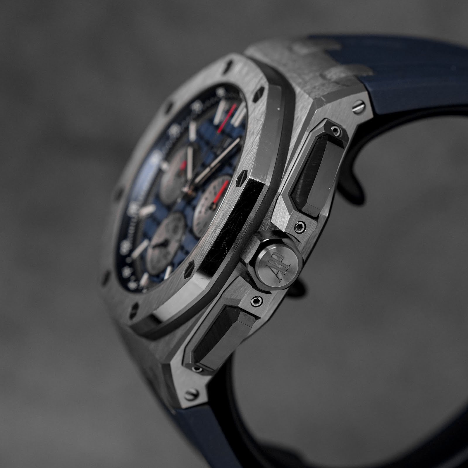 ROYAL OAK OFFSHORE CHRONOGRAPH 43MM TITANIUM BLUE DIAL (2022)