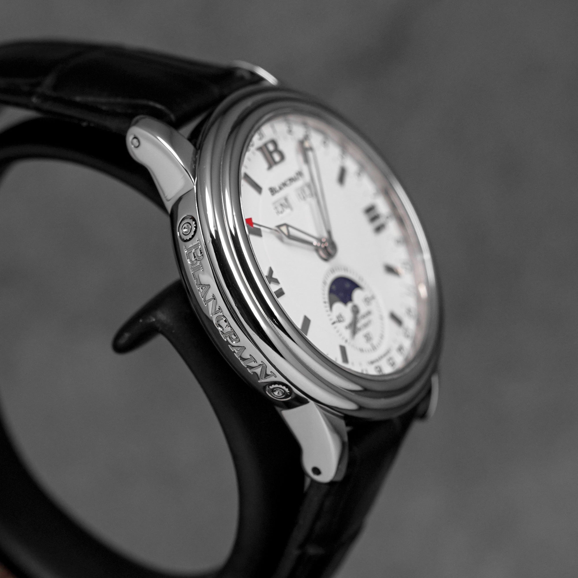 LEMAN COMPLETE CALENDAR MOONPHASE SILVER DIAL (WATCH ONLY)