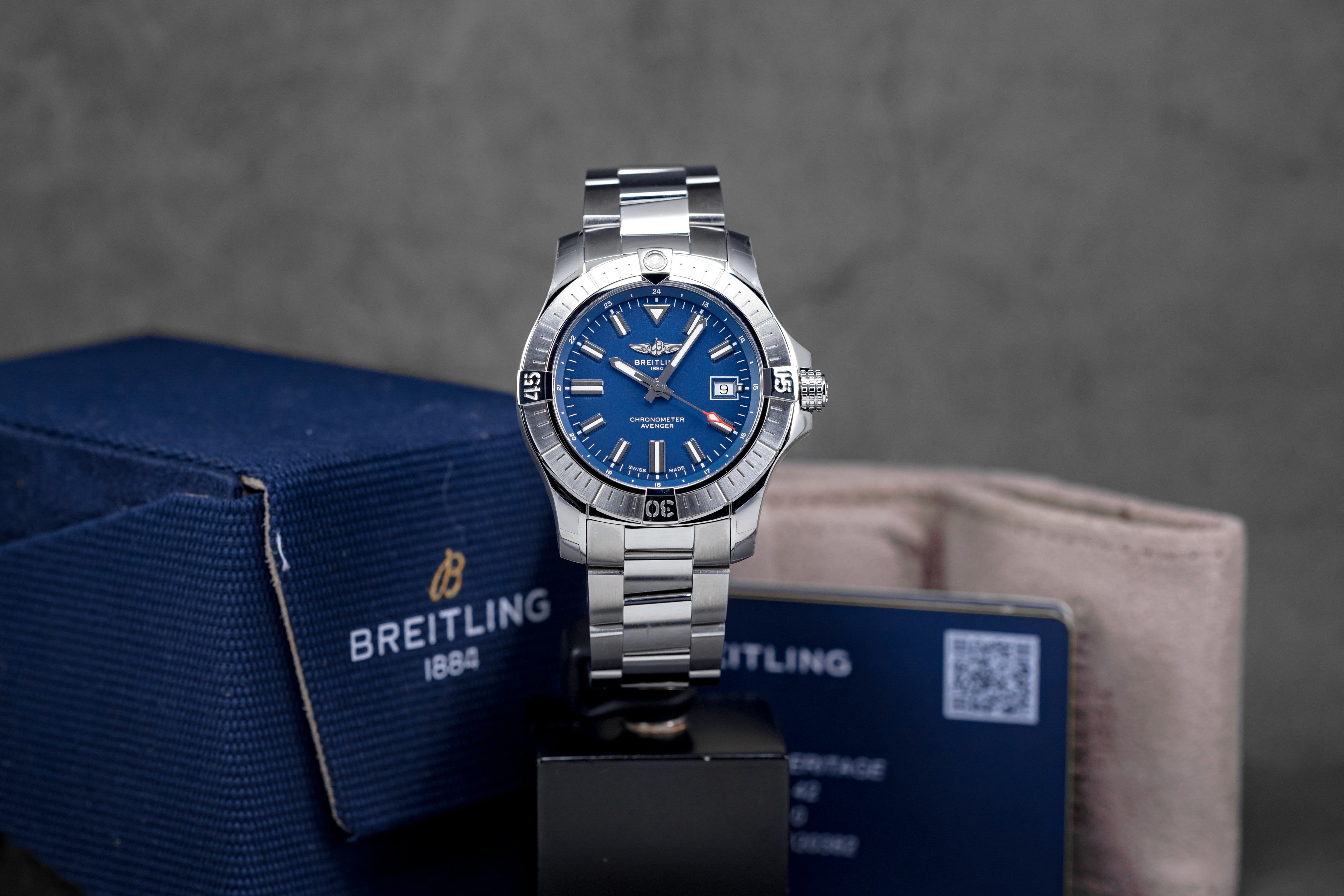 harga breitling avenger 43 blue