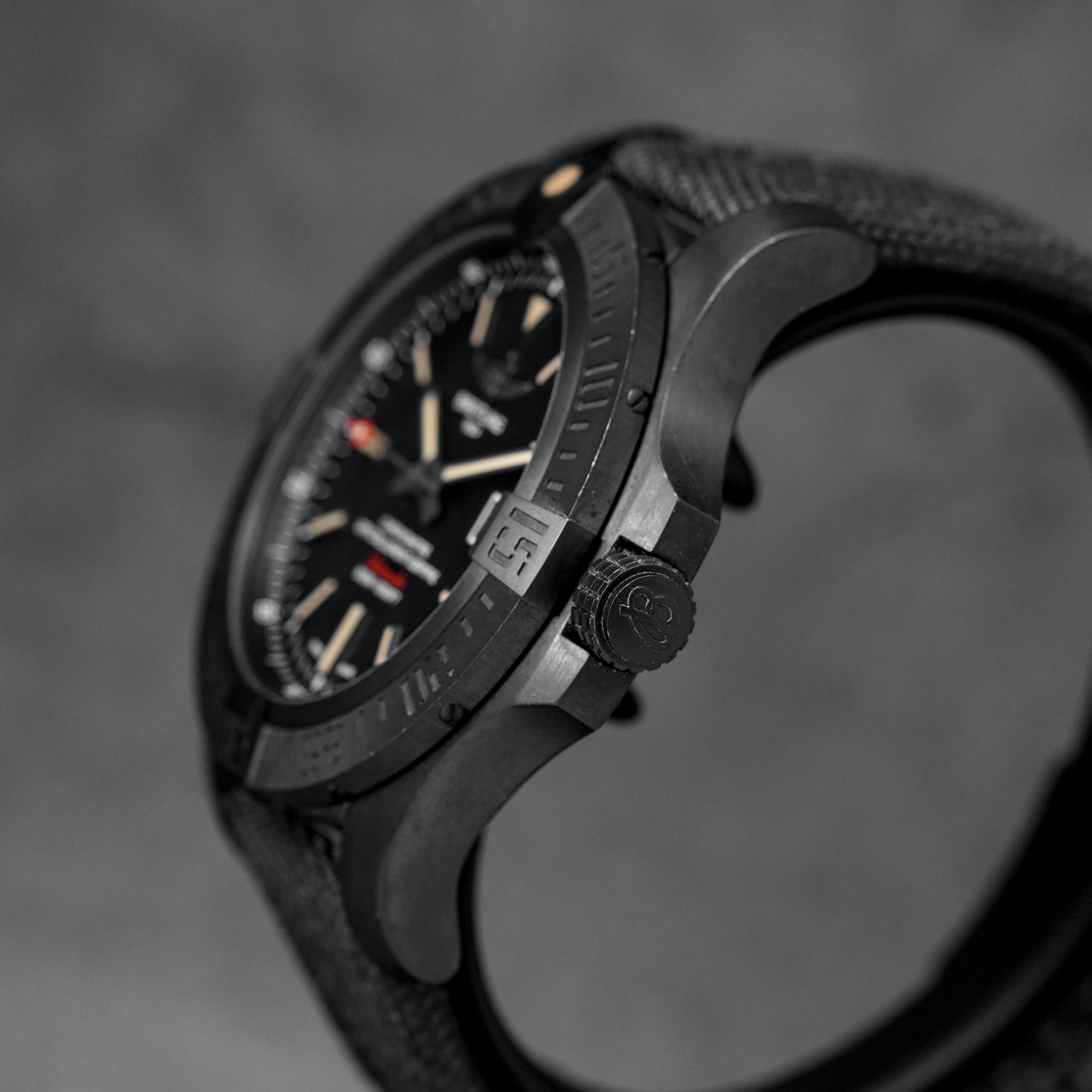 harga breitling avenger blackbird 48 dlc coated