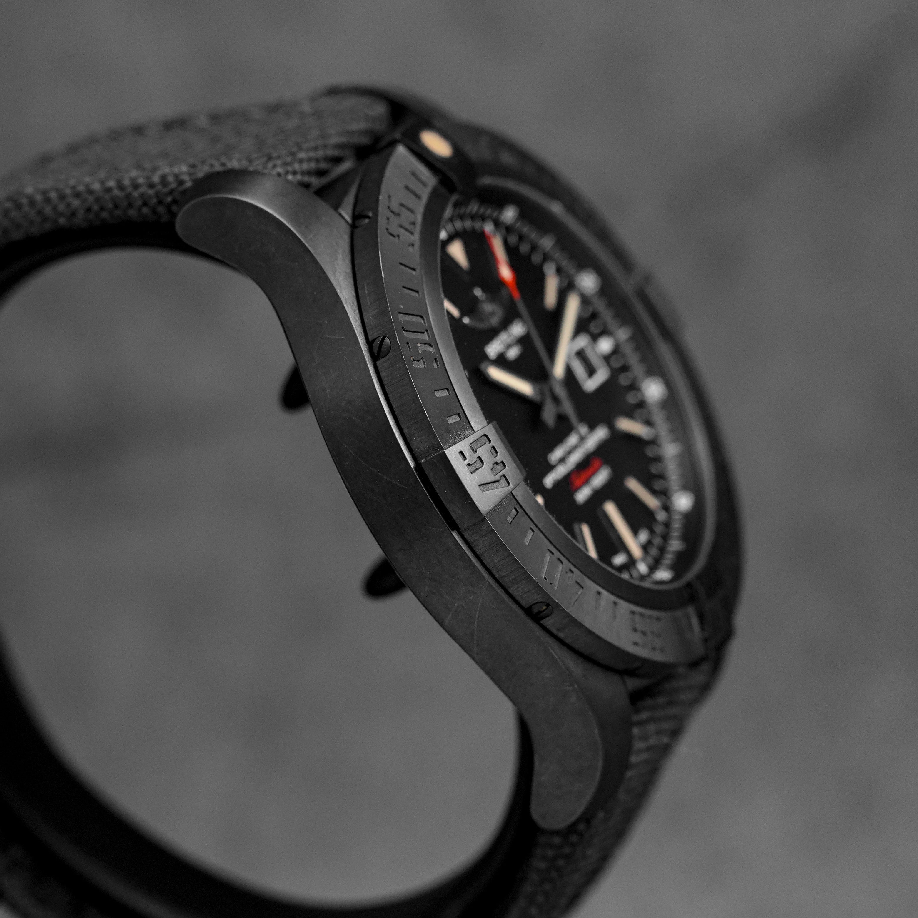 harga breitling avenger blackbird 48 dlc coated