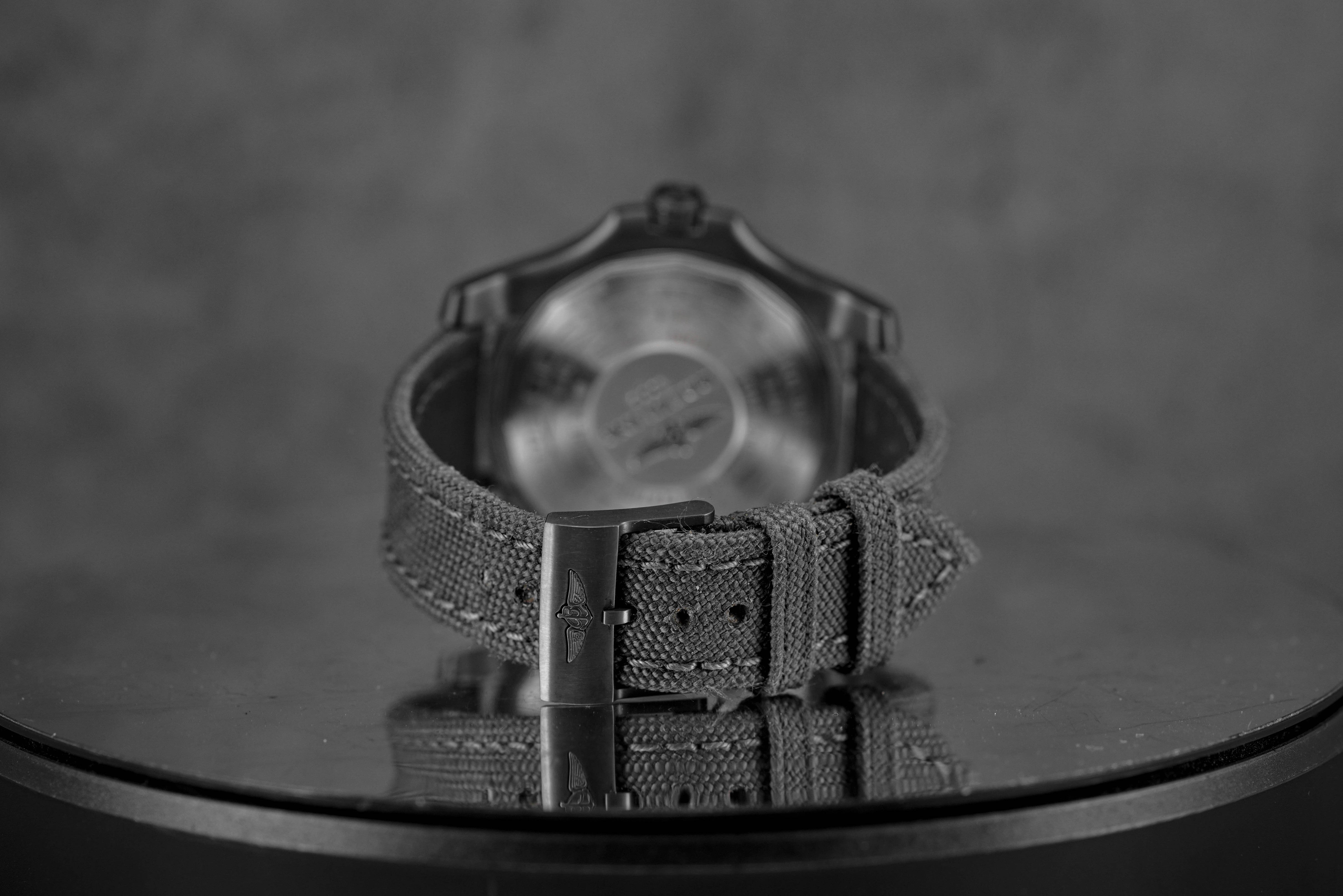 harga breitling avenger blackbird 48 dlc coated