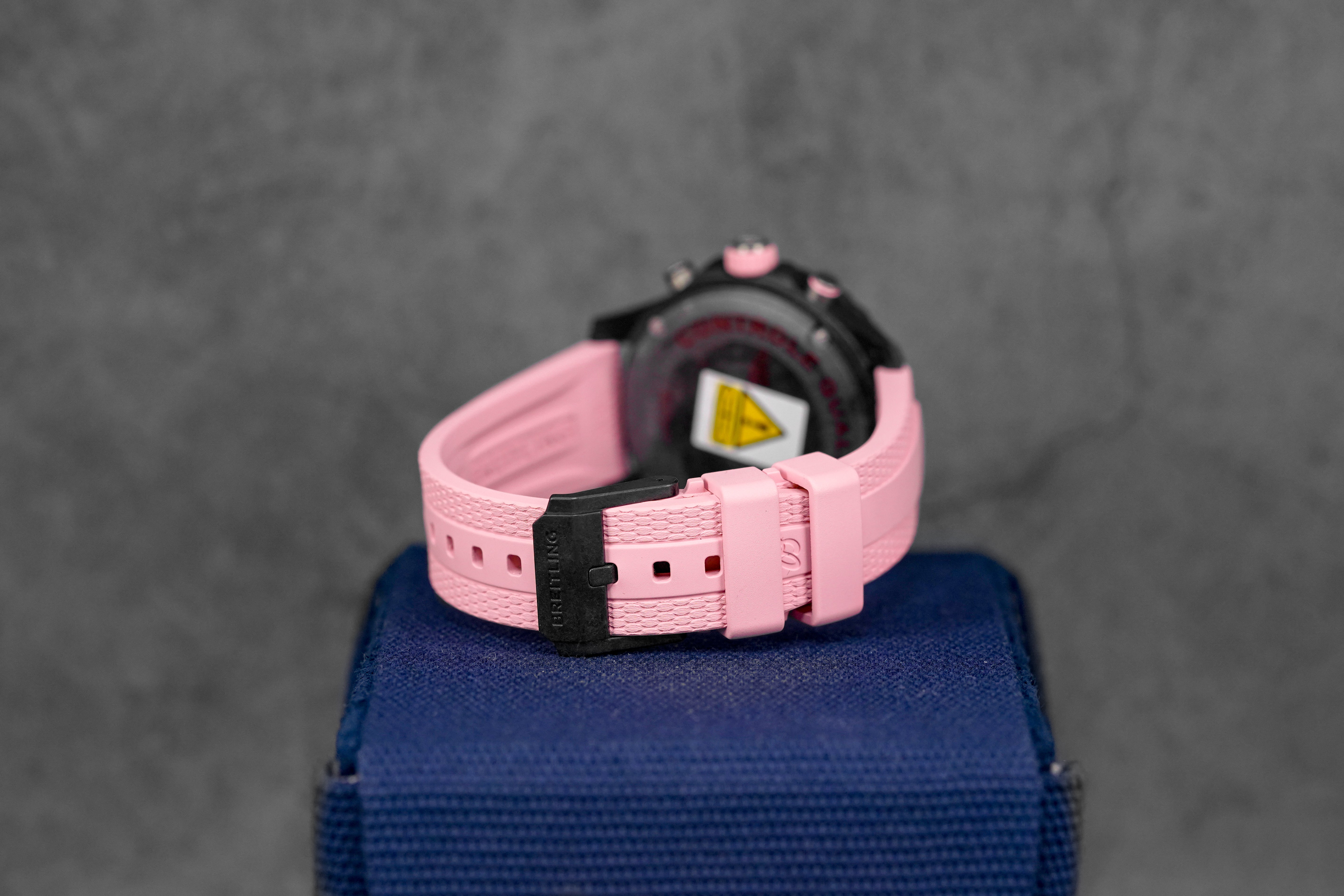 harga breitling endurance pro 38 pink terbaru