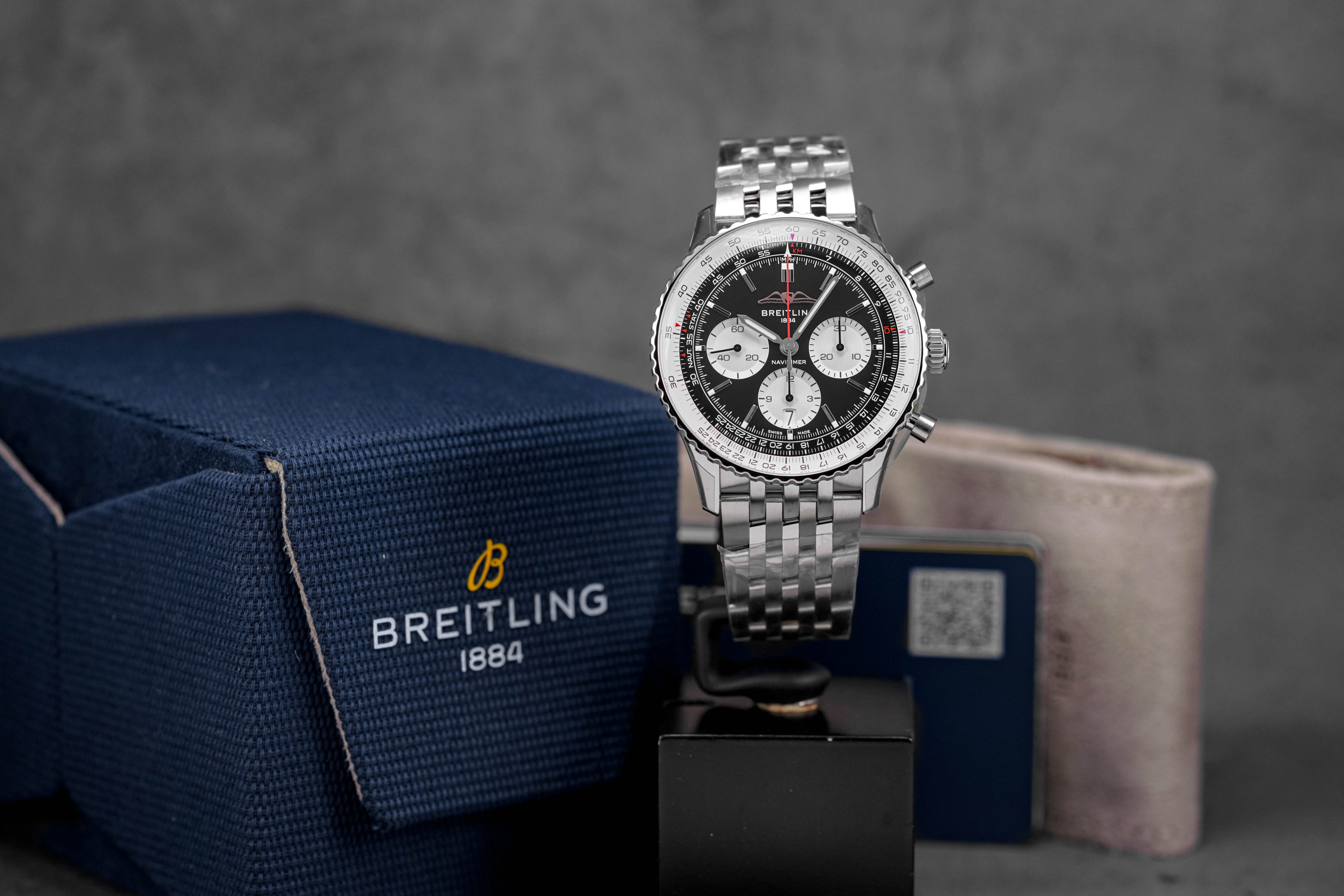 harga breitling navitimer b01 43 chrono black