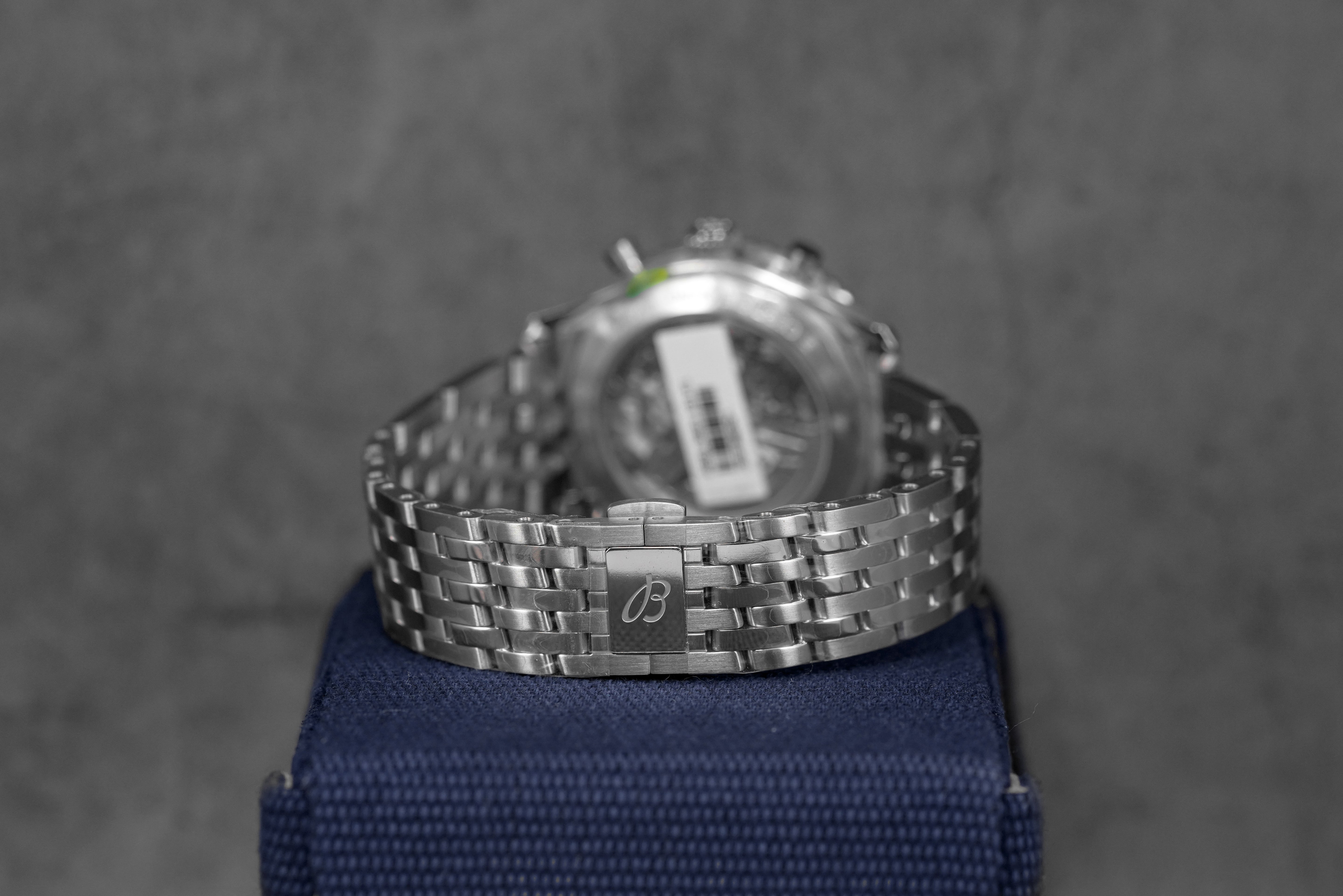 harga breitling navitimer b01 43 chrono black