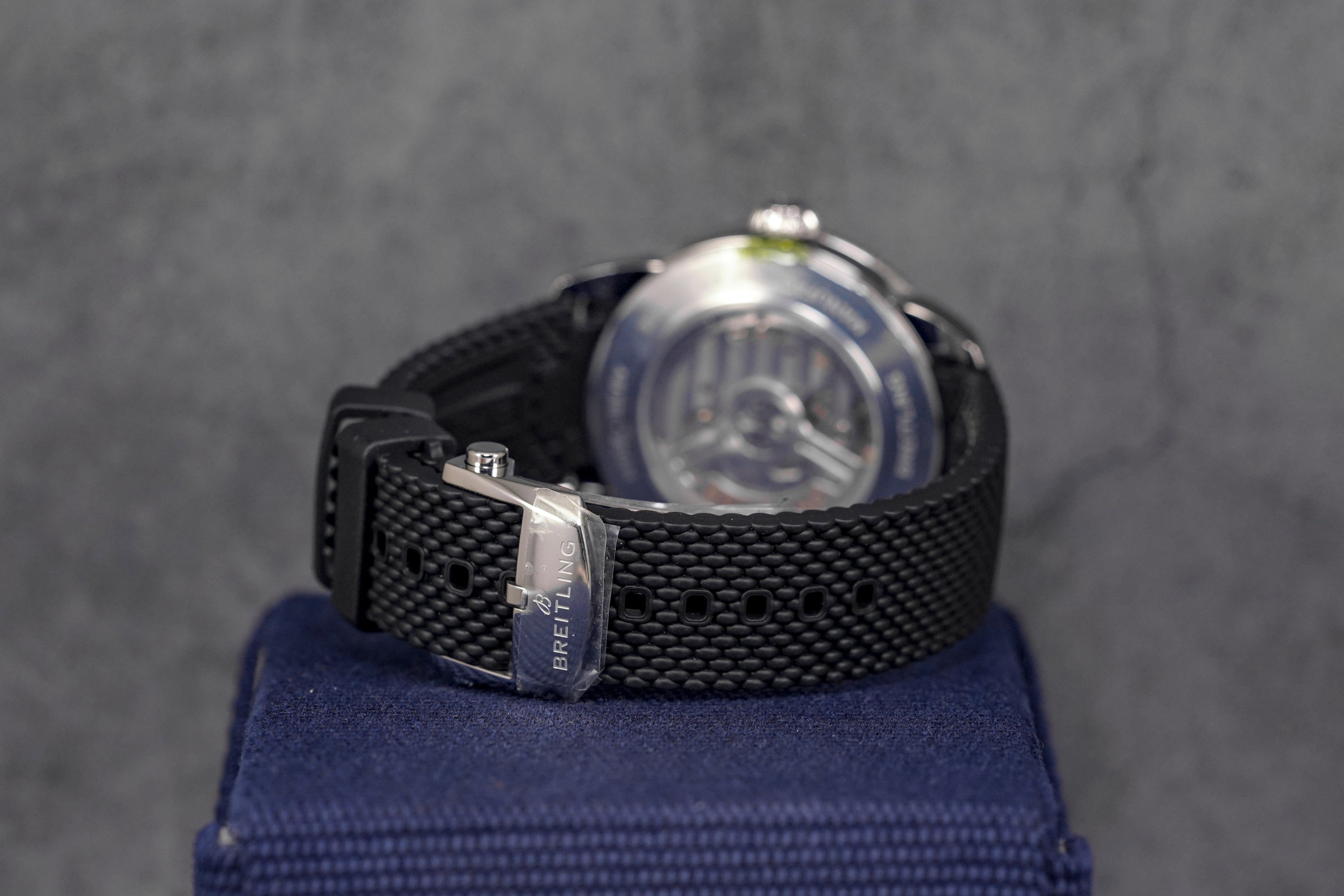 harga breitling superocean b31 black