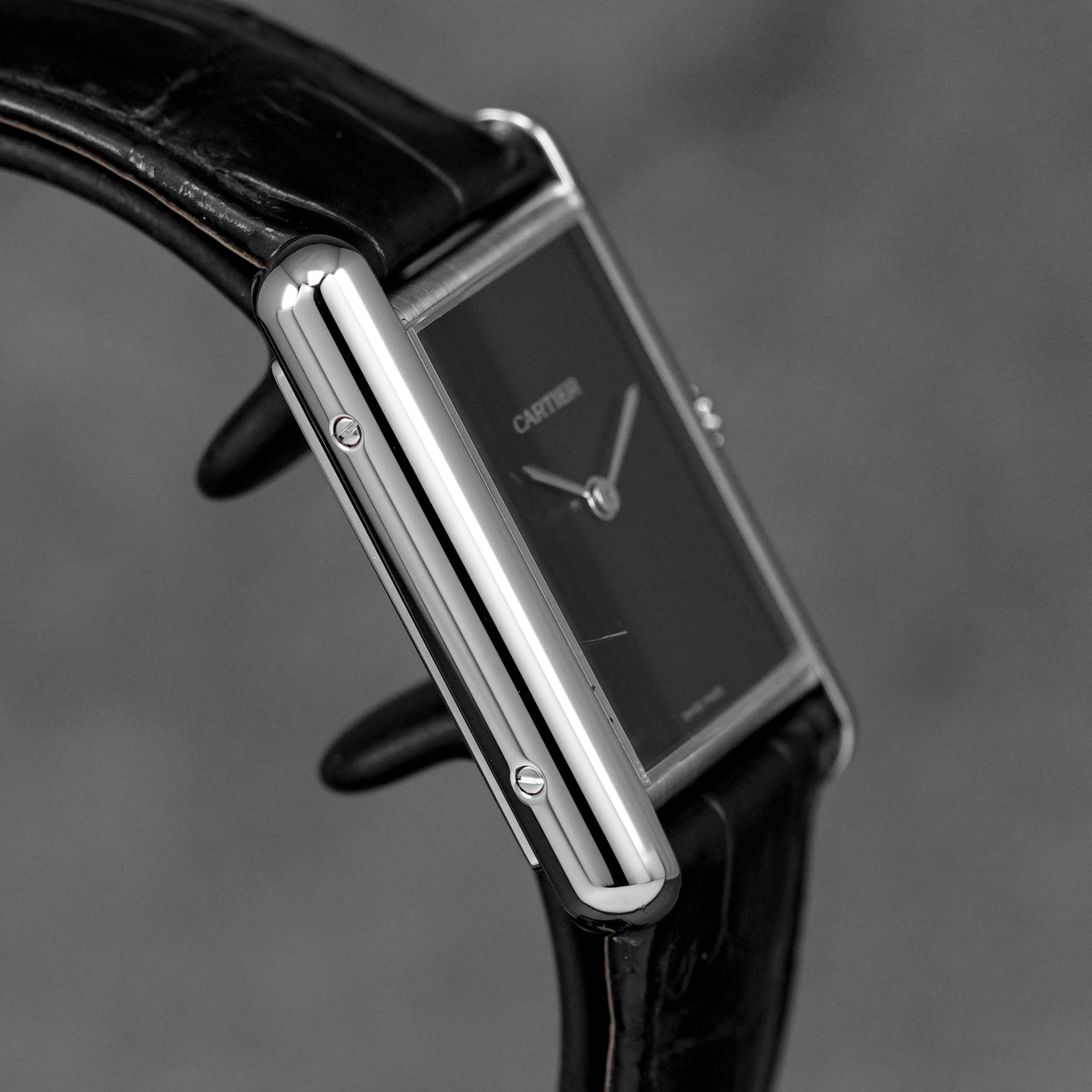 harga cartier tank must l black